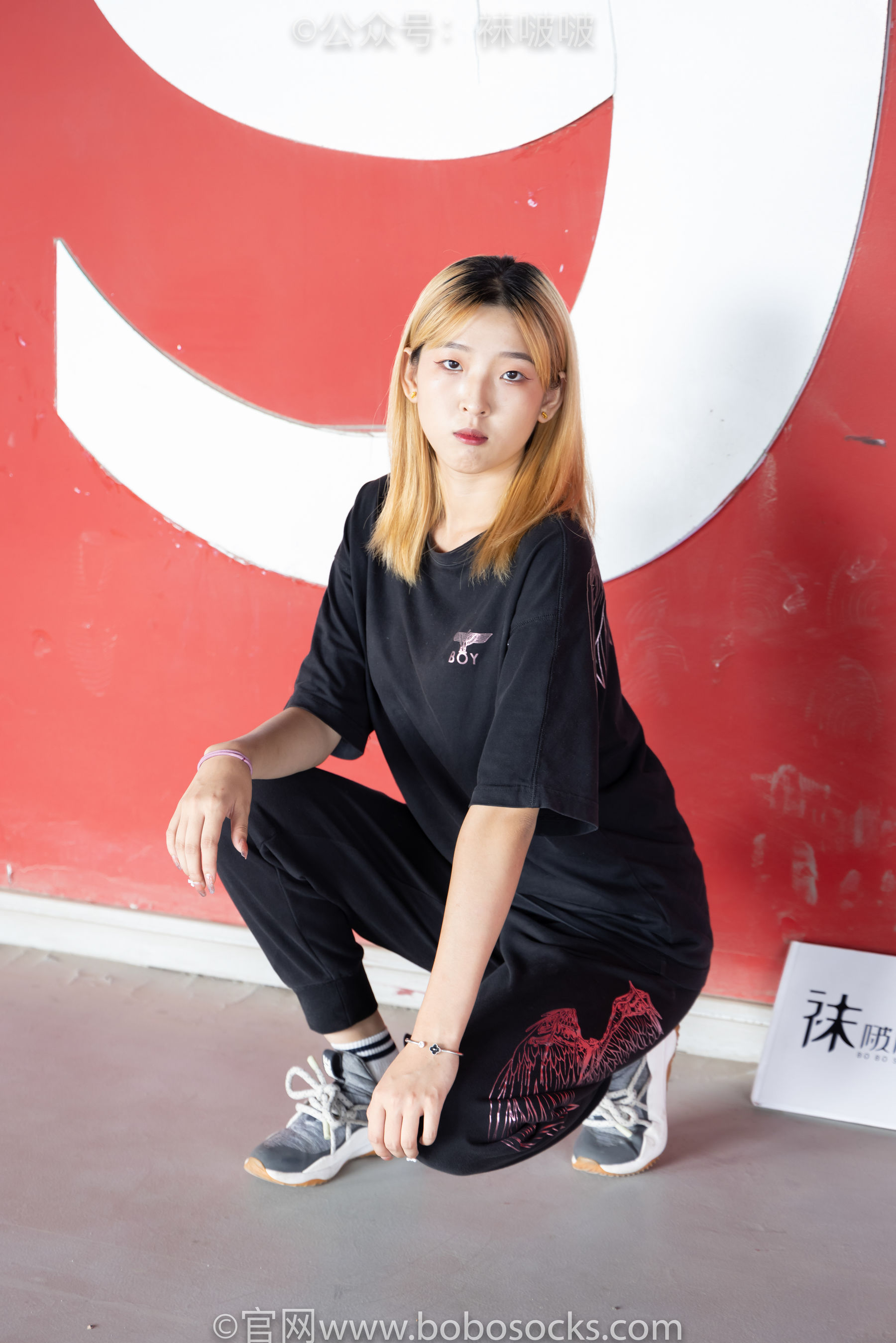 BoBoSocks袜啵啵 No.018 木木-运动鞋、白棉袜、裸足（135P）-爱变色