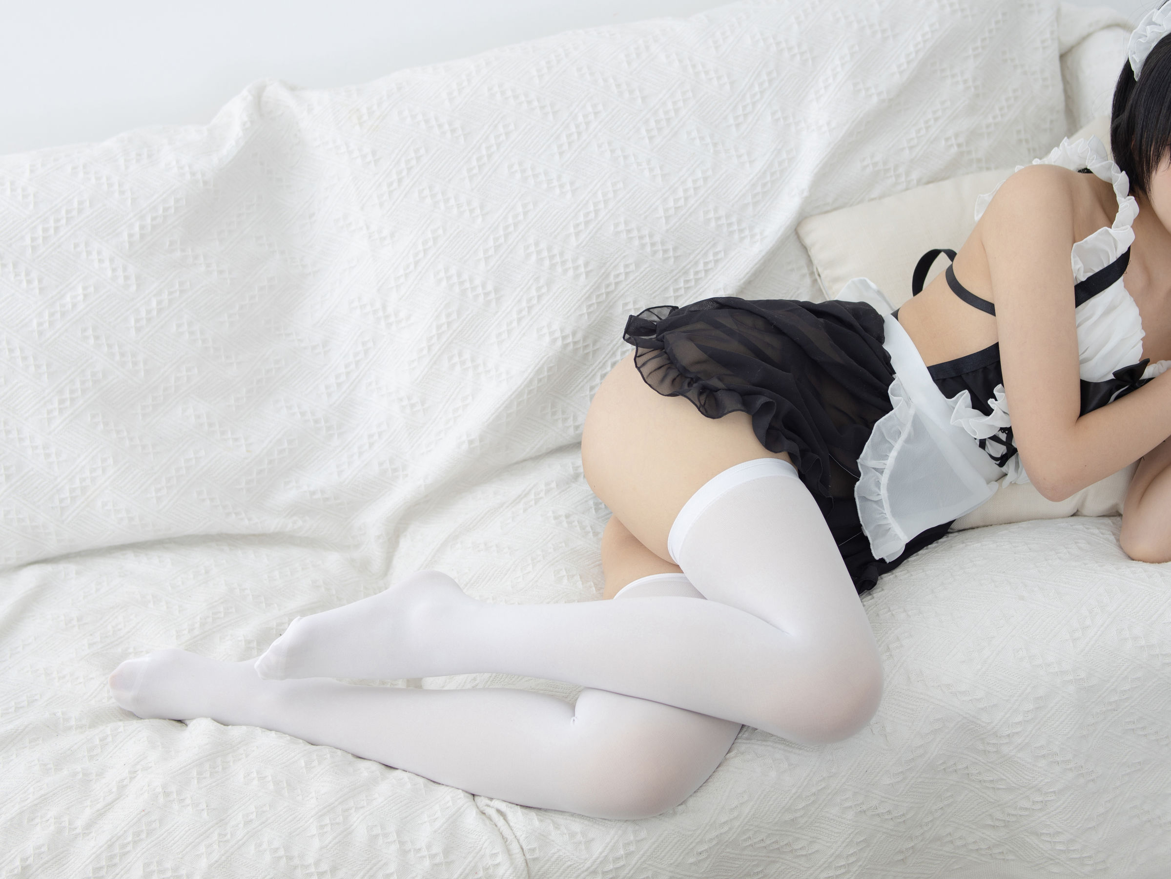 [森萝财团] JKFUN-057 卉子 80D白色过膝袜（105P）