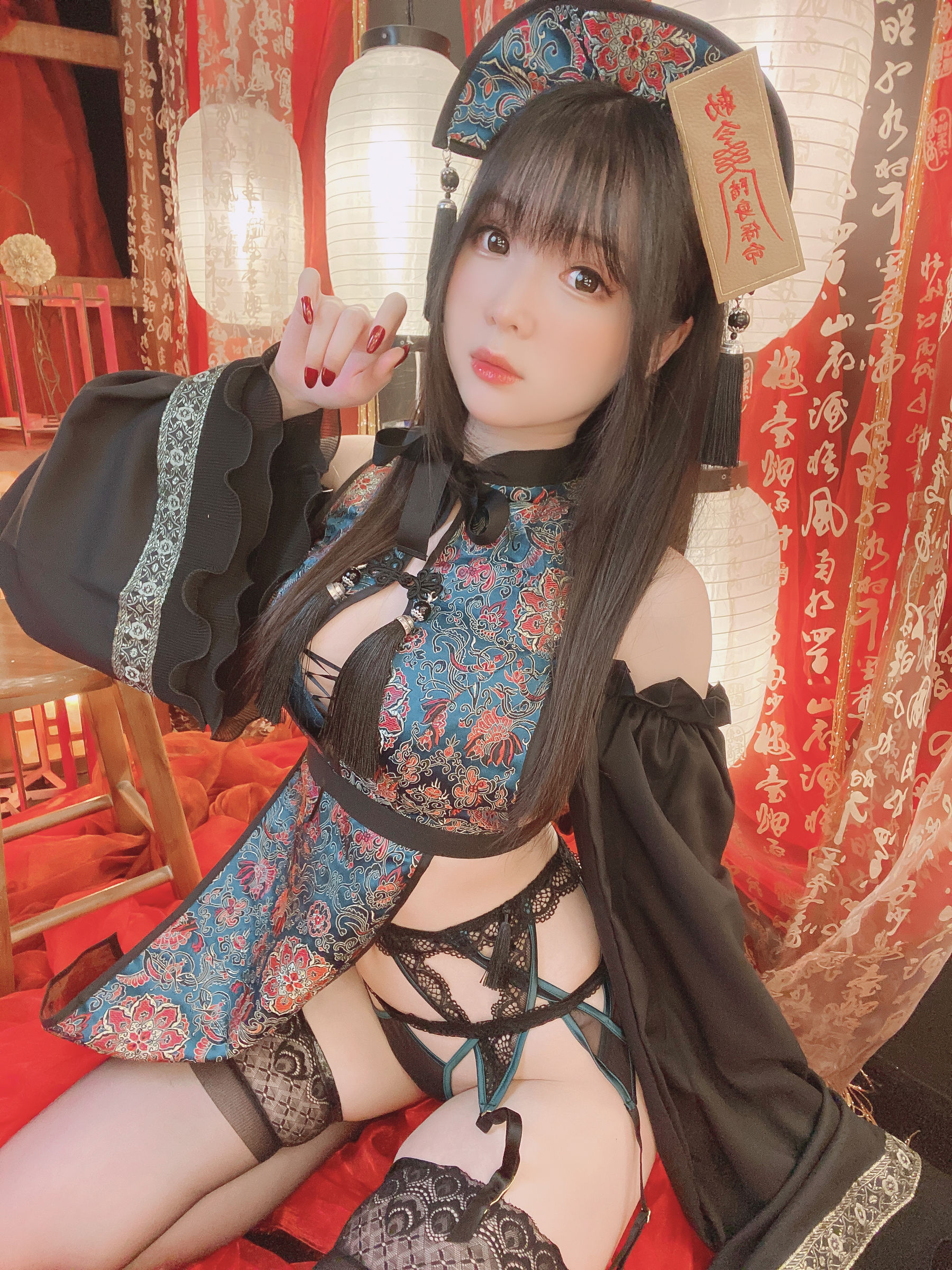 [福利COS] 微博妹纸霜月shimo - キョンシーちゃん自撮り（20P）