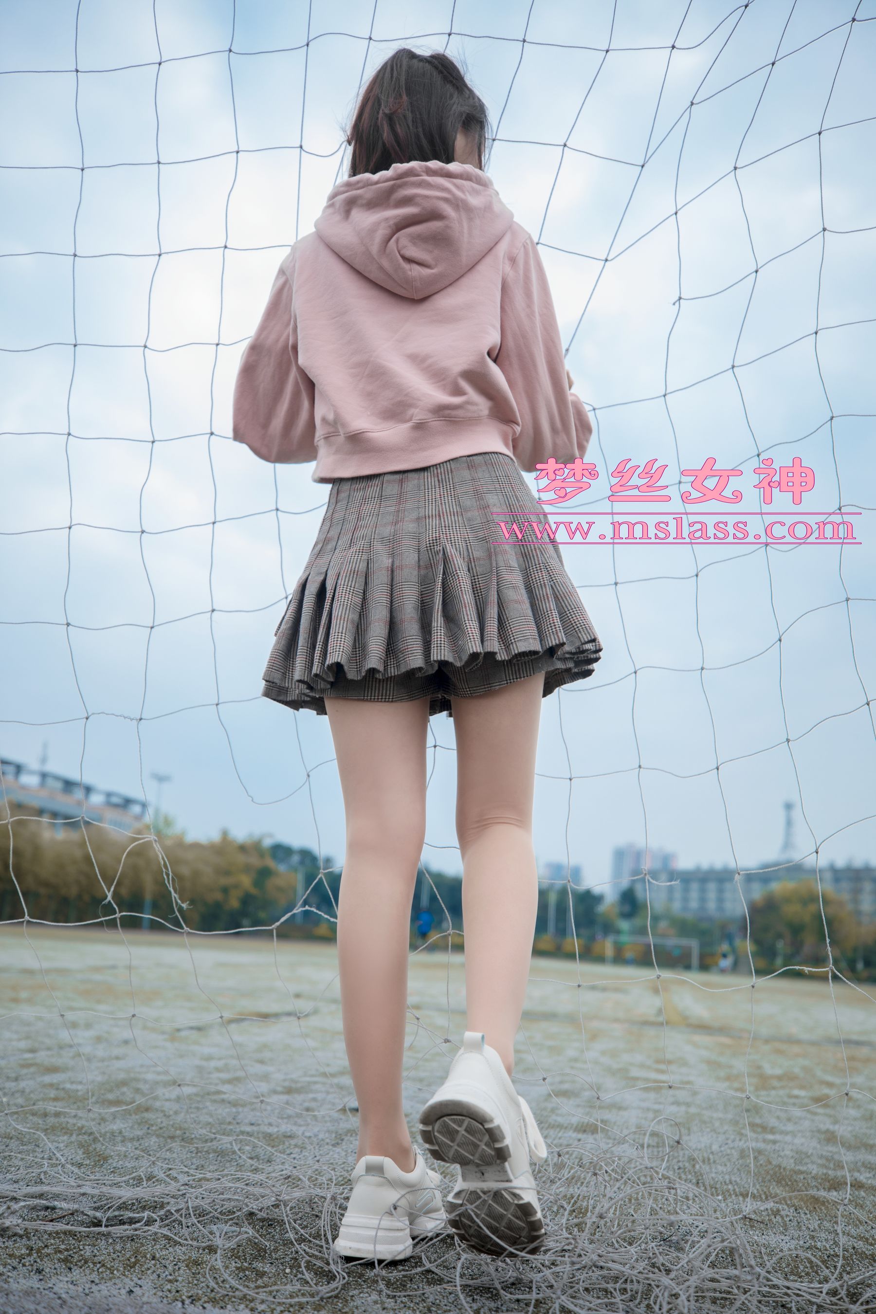 [梦丝女神MSLASS]  玥玥 操场小甜心（63P）