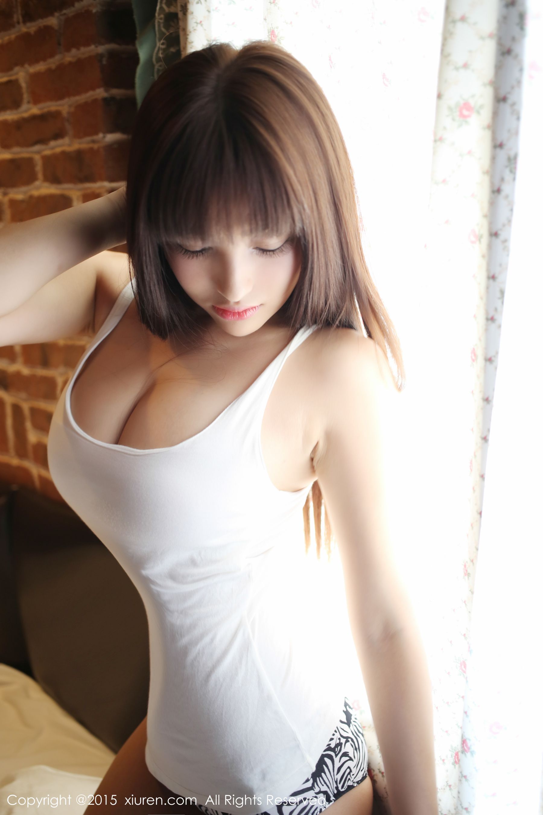 Nic妮可可《白色小背心+护士装》 [秀人网XiuRen] No.389（80P）