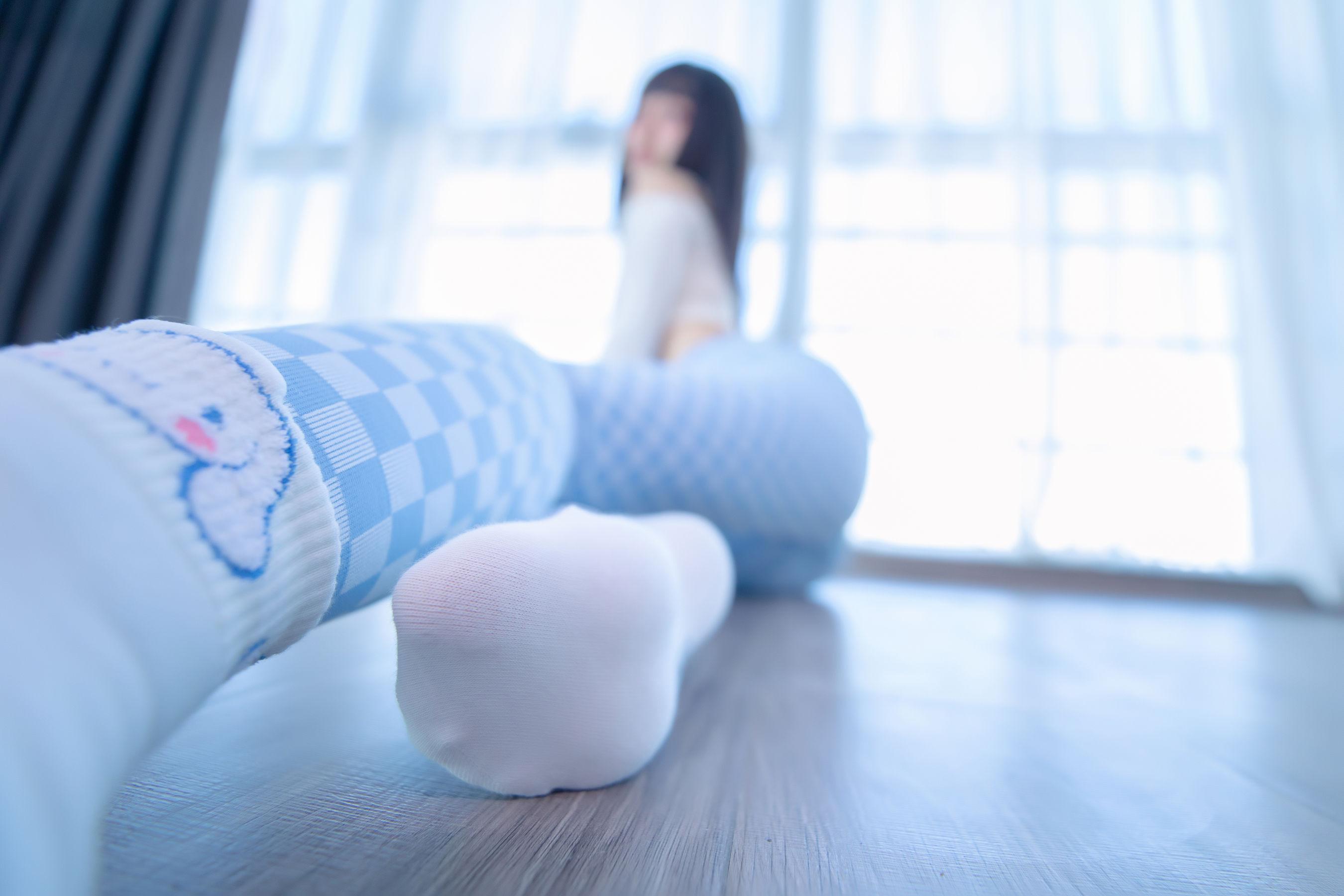 [福利COS] 萝莉神楽板真冬 - 蓝白格（75P）-爱变色