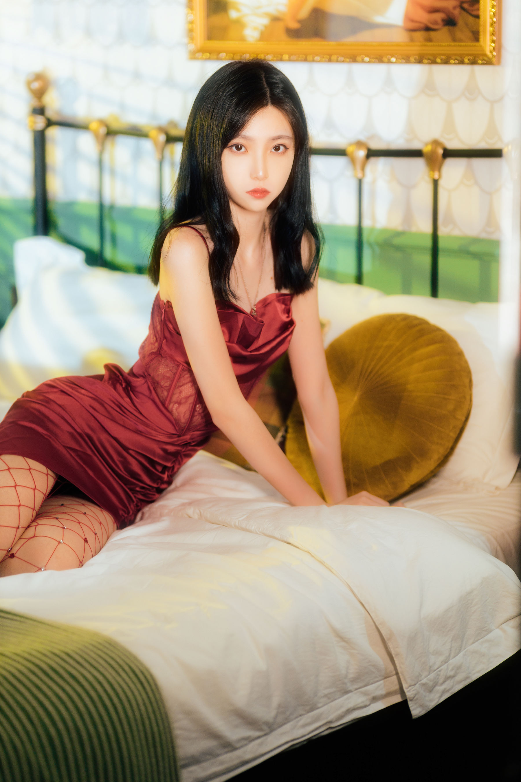 许岚(叁月life) -   网袜红裙（39P）