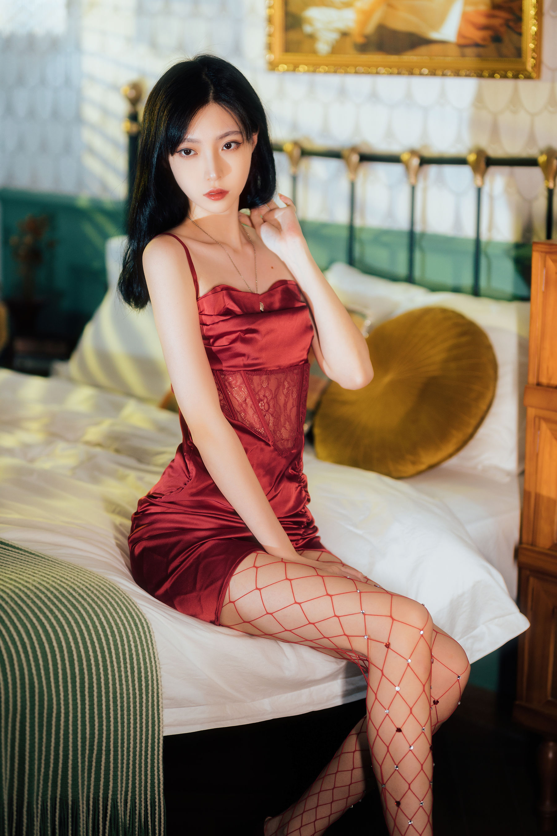 许岚(叁月life) -   网袜红裙（39P）