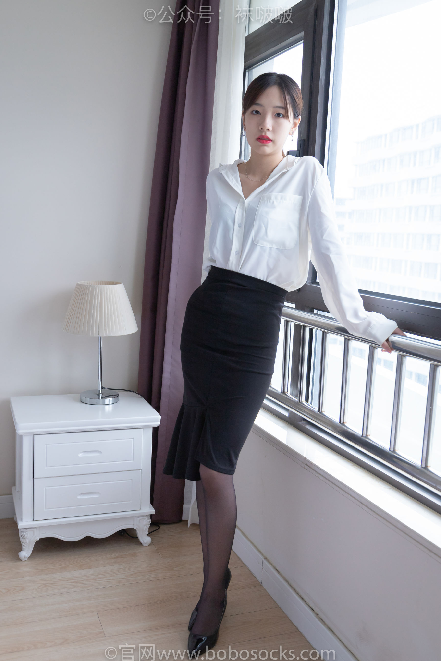 BoBoSocks袜啵啵 No.017 小甜豆-OL制服、高跟鞋、黑丝（130P）