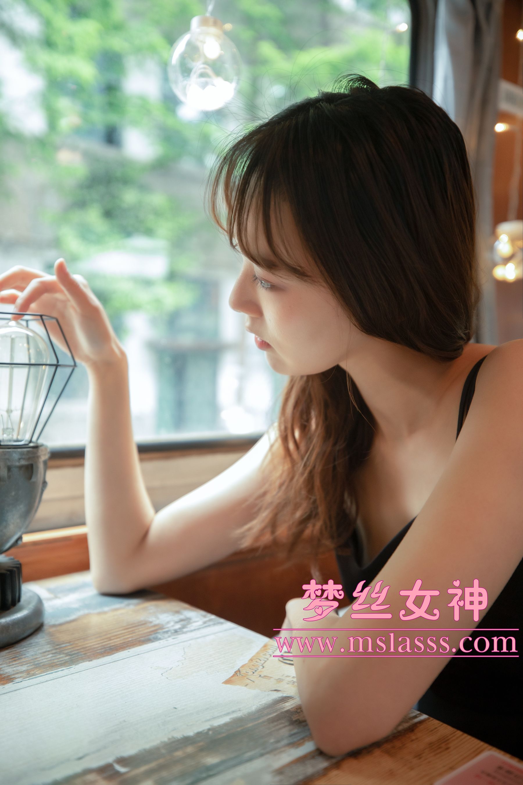 [梦丝女神MSLASS]  玥玥 火车超自然系（58P）