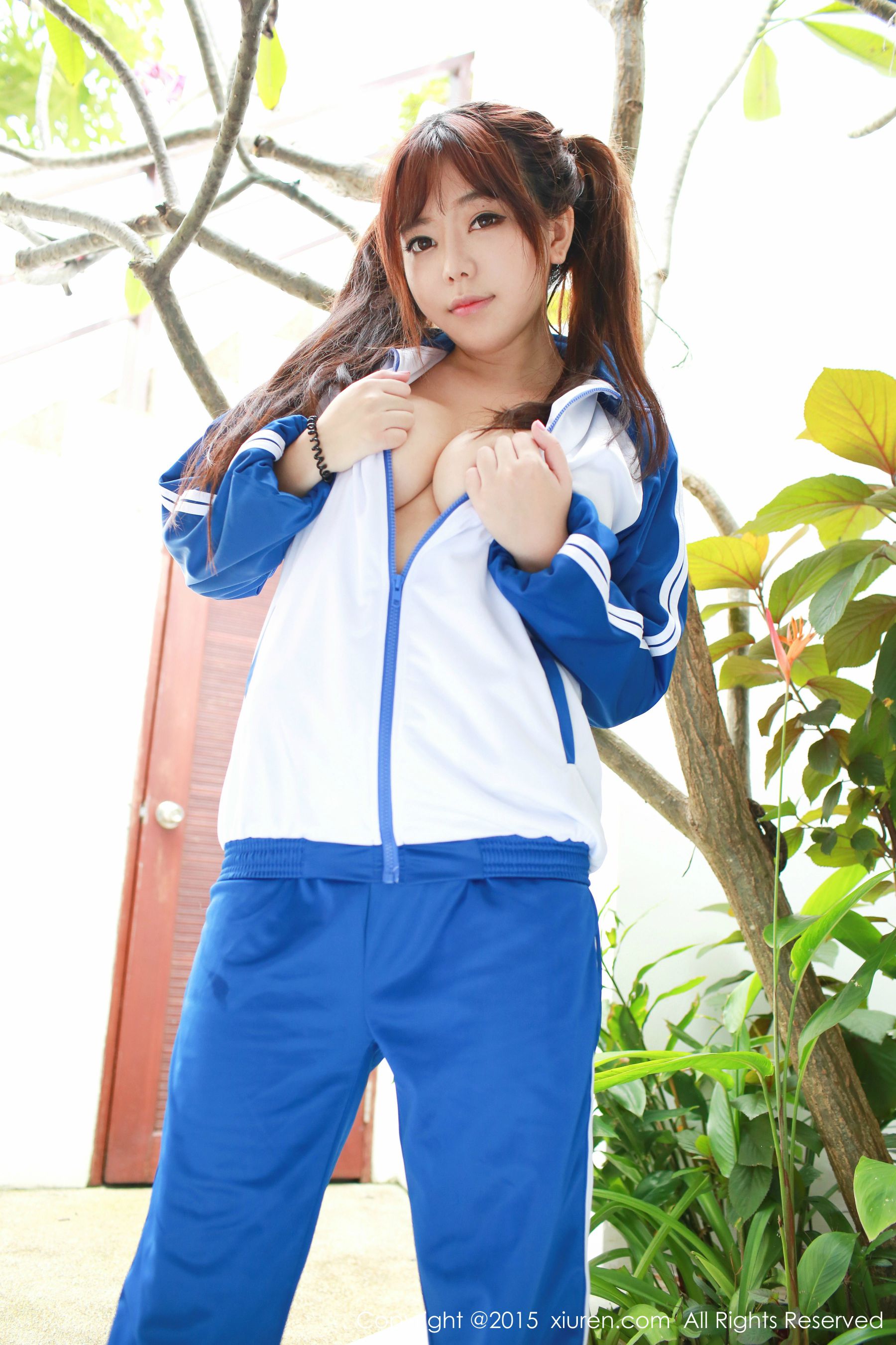 刘飞儿Faye《校服诱惑+比基尼》 [秀人网XiuRen] No.430（50P）-爱变色