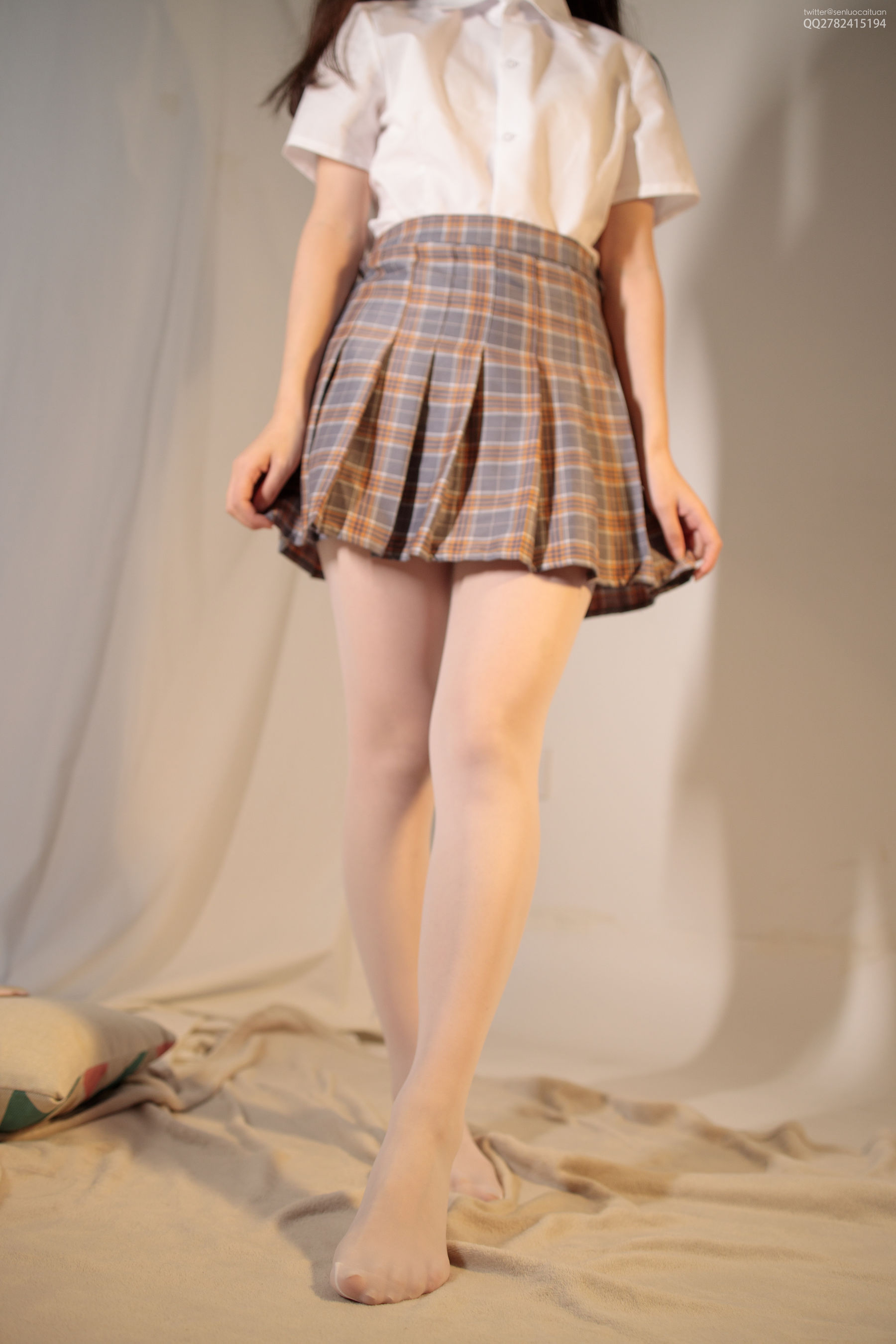 [森萝财团] JKFUN-051 芝士 白丝网鞋合辑（48P）