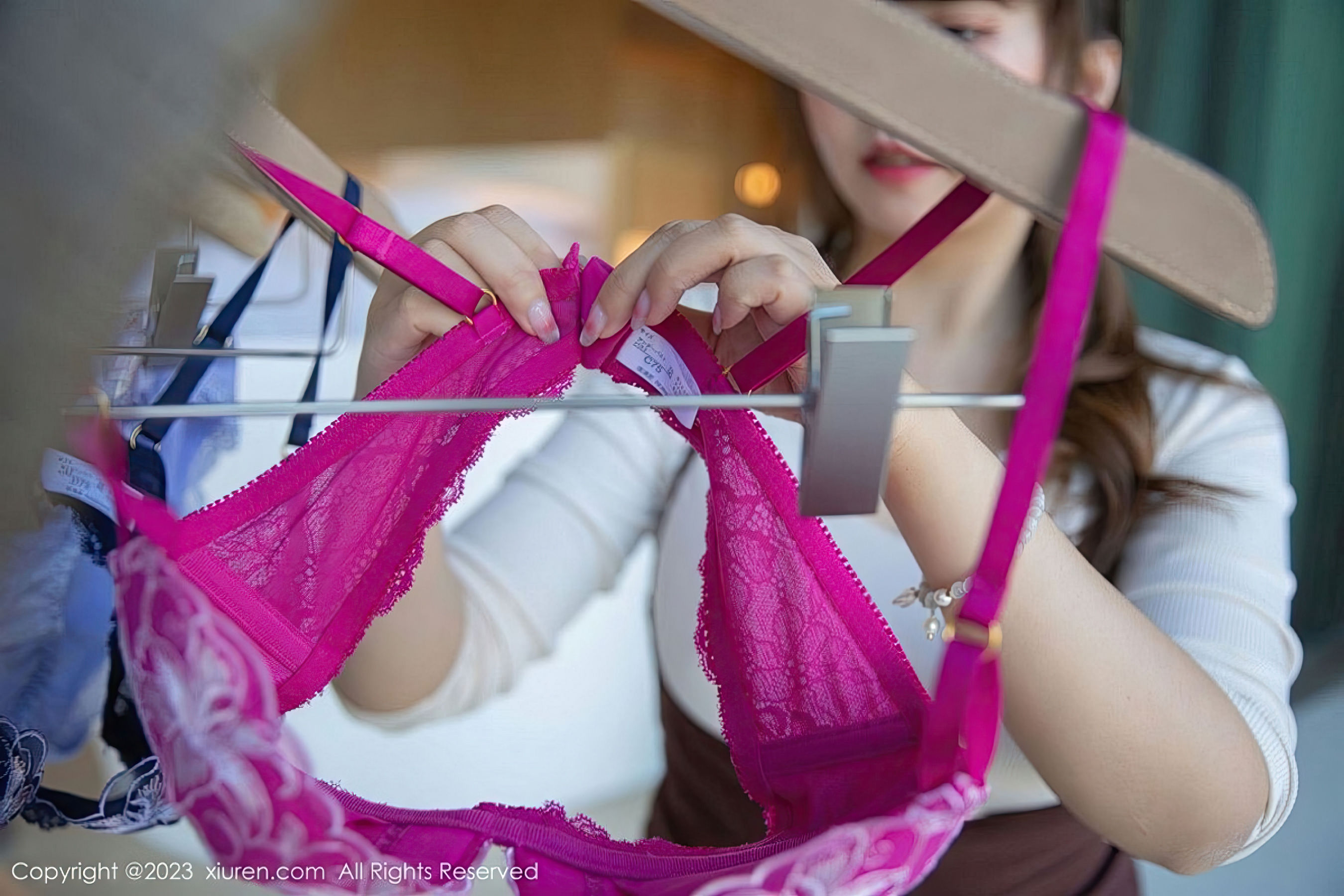 [秀人XiuRen] 2023.03.23 No.6461 张思允（81P）