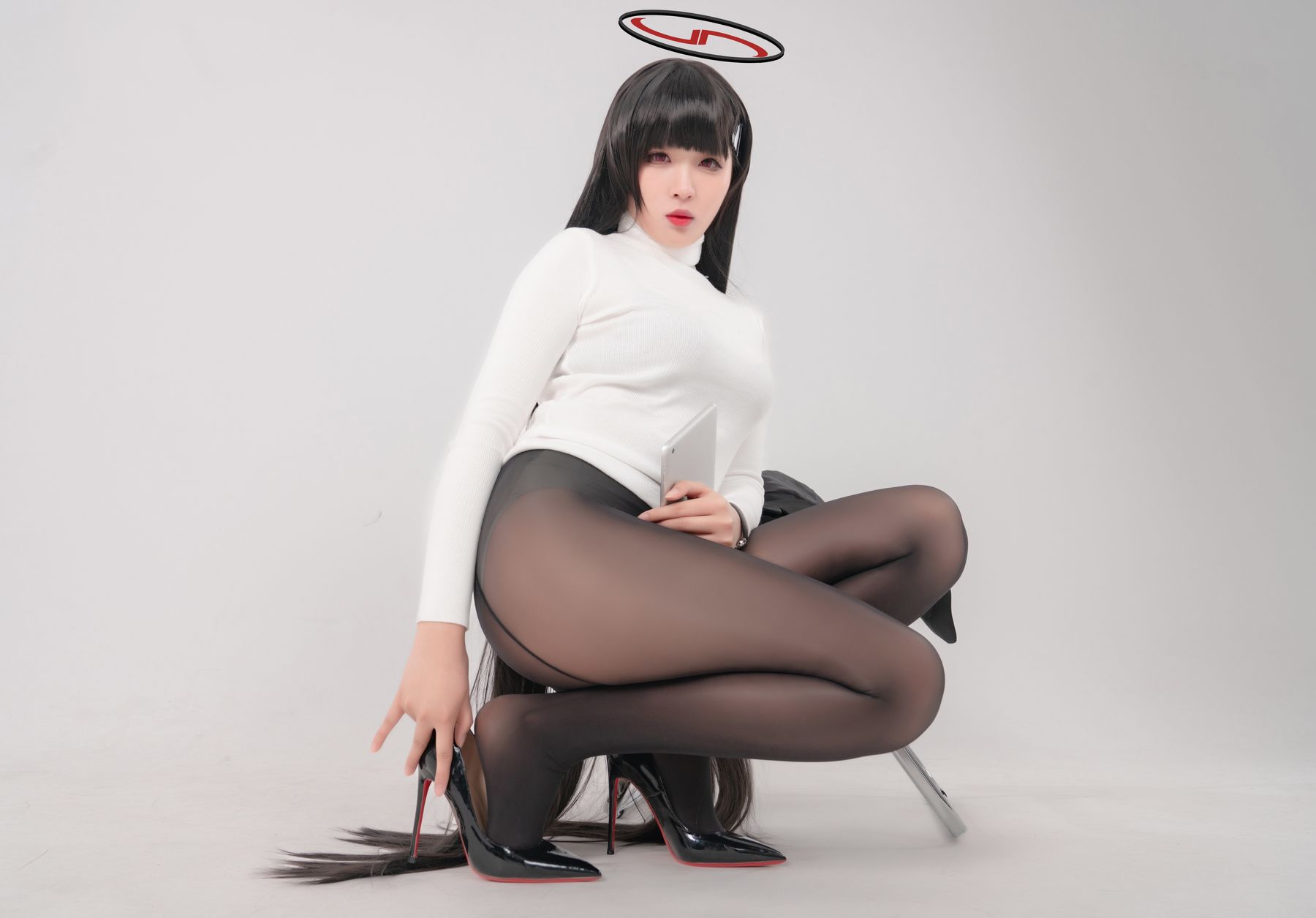 轩萧学姐 - 碧蓝档案 莉音 白毛衣（13P）