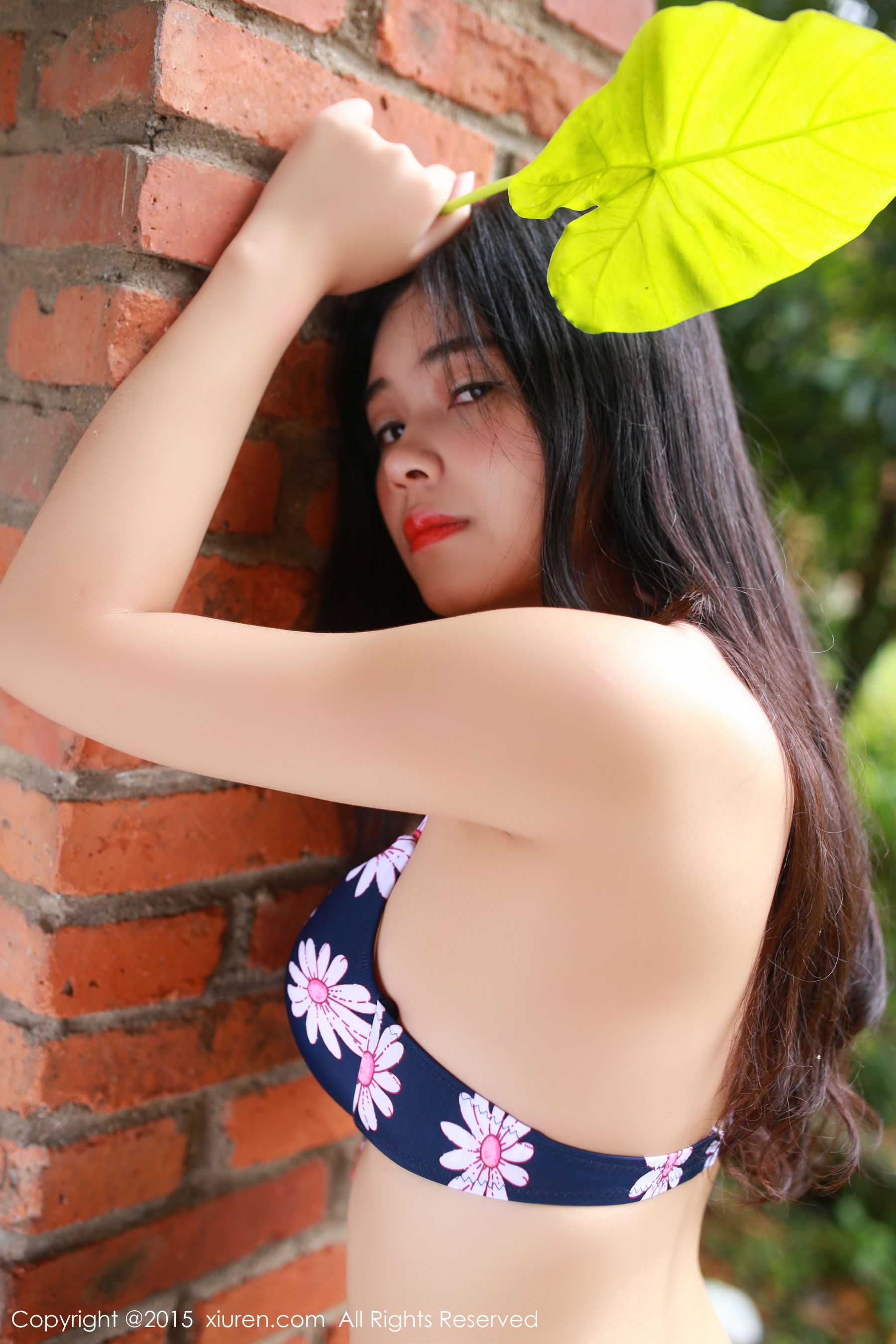 新人模特果味包子清新外拍 [秀人网XiuRen] No.368（43P）