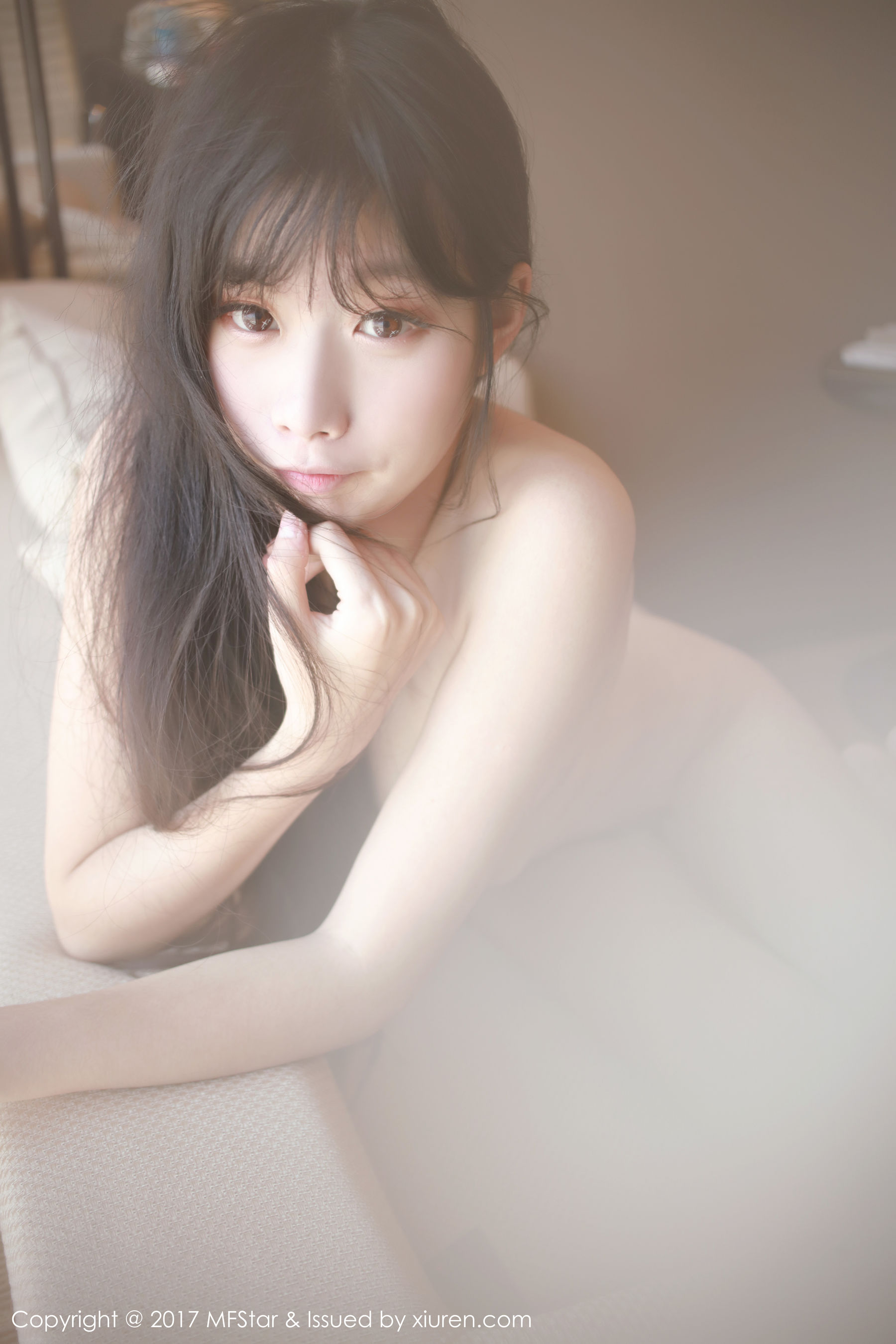 草莓兔兔《雪白肌肤的少女胴体》 [模范学院MFStar] Vol.083（12P）