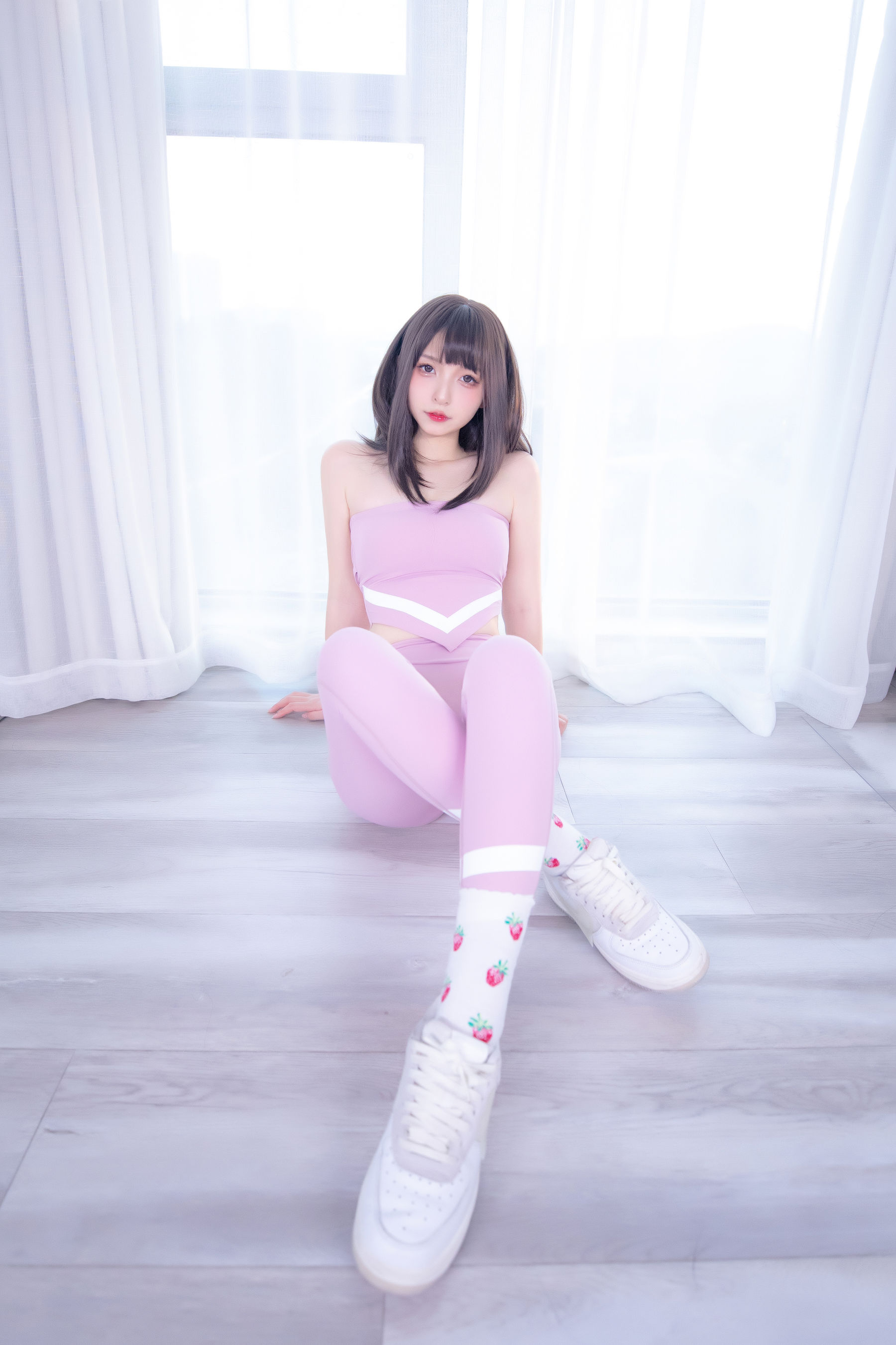 [福利COS] 萝莉神楽板真冬 草莓蜜桃（75P）