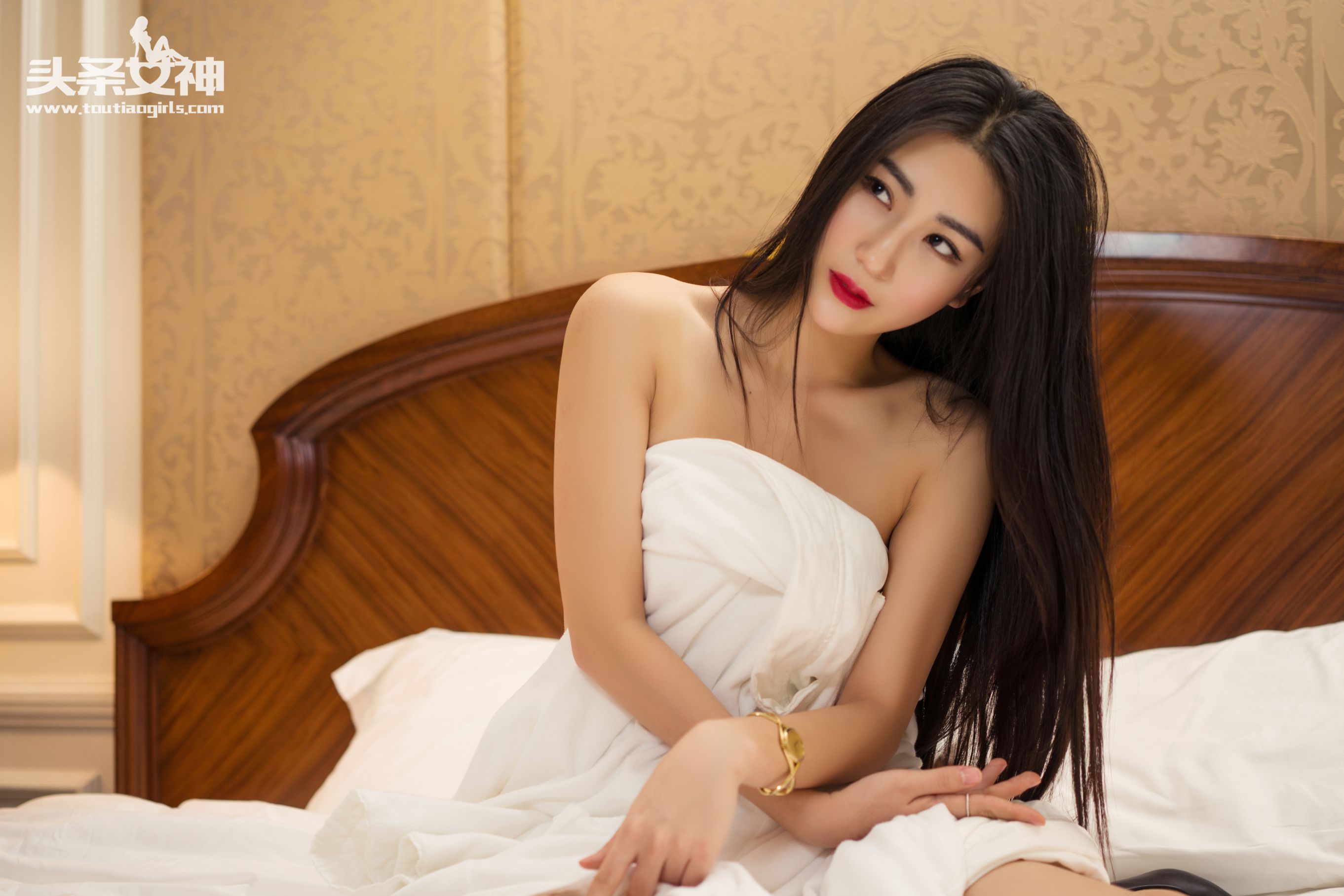 关爱妮/瑷妮《死在你杯里》 [头条女神]（44P）-爱变色