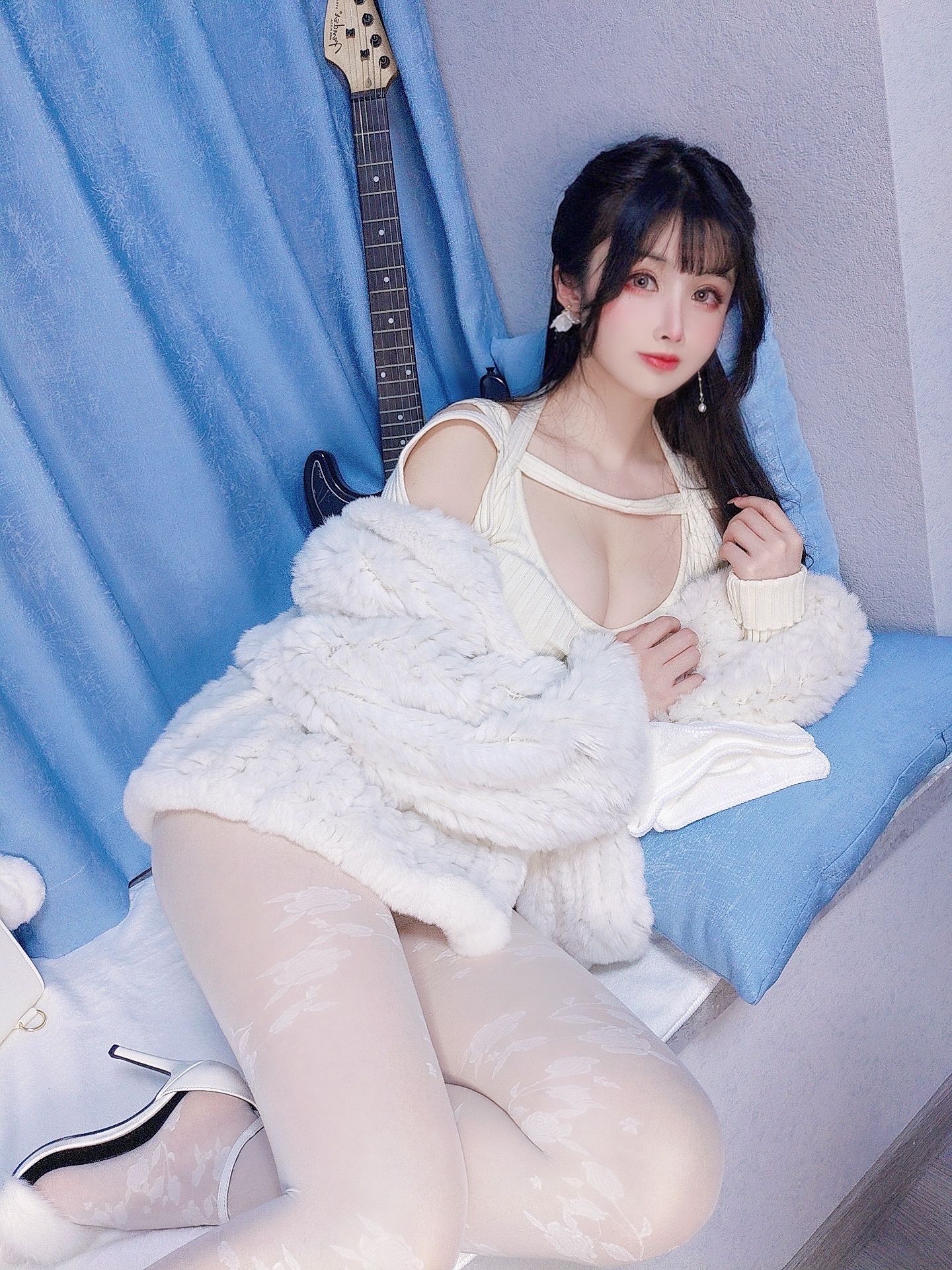 [福利COS] COS福利rioko凉凉子(肉扣热热子) - 元宵节特辑（25P）-爱变色