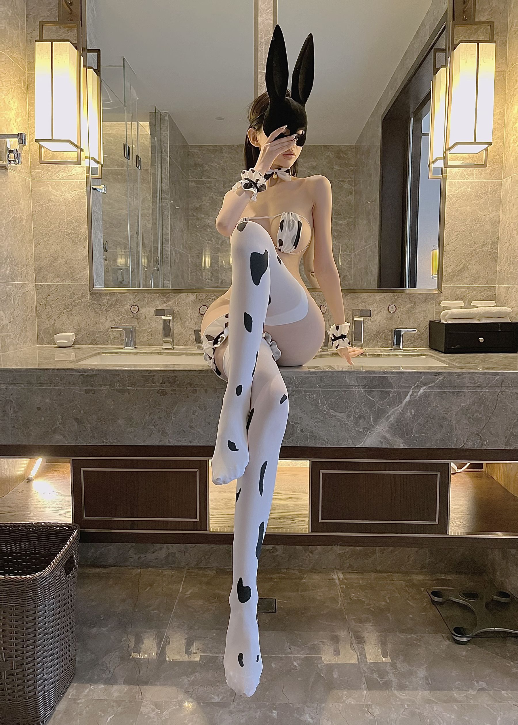 [福利COS] 脸红Dearie - 你的小奶牛（13P）