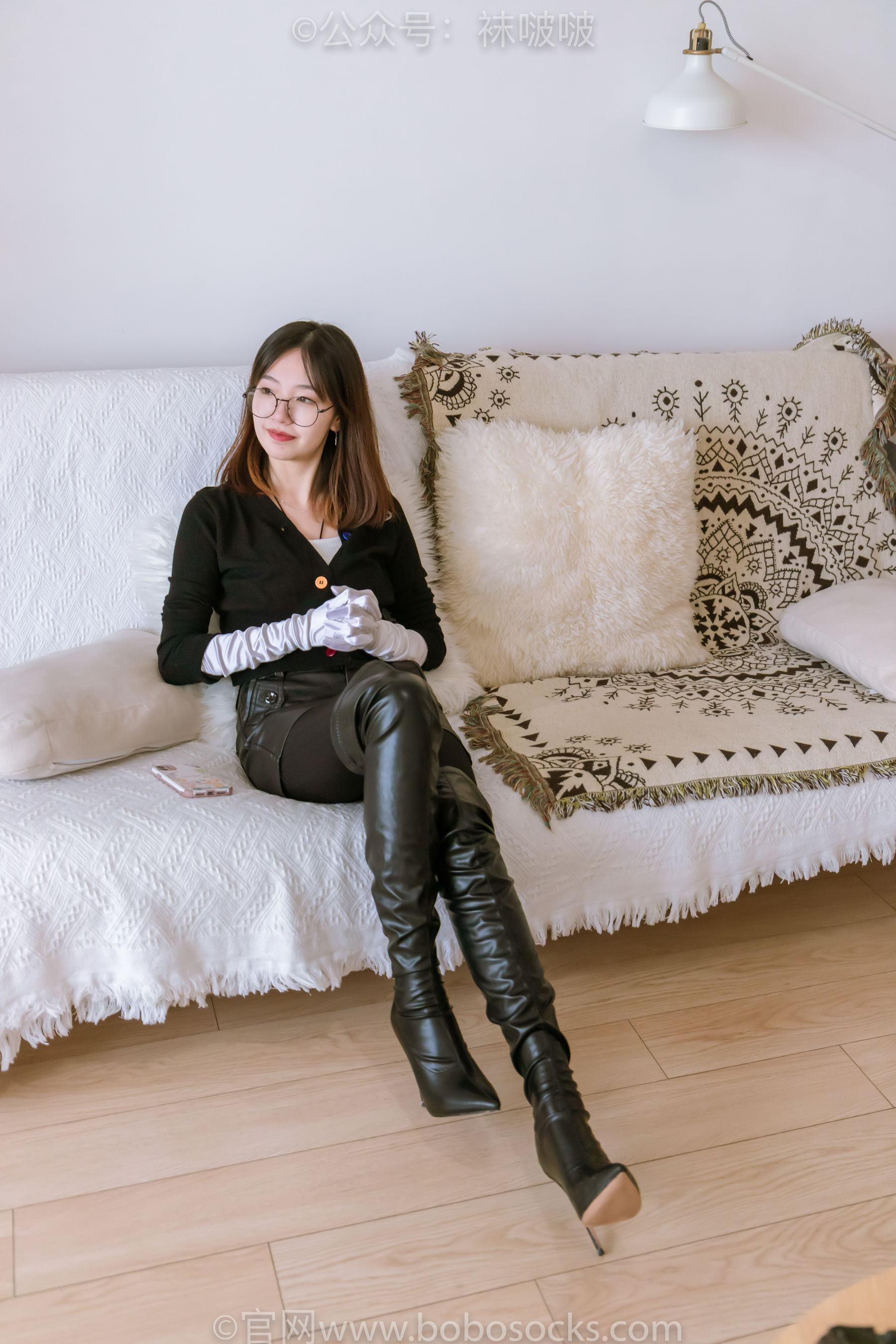 BoBoSocks袜啵啵 No.041 小甜豆-高跟长靴、黑色踩脚裤、肉丝（138P）
