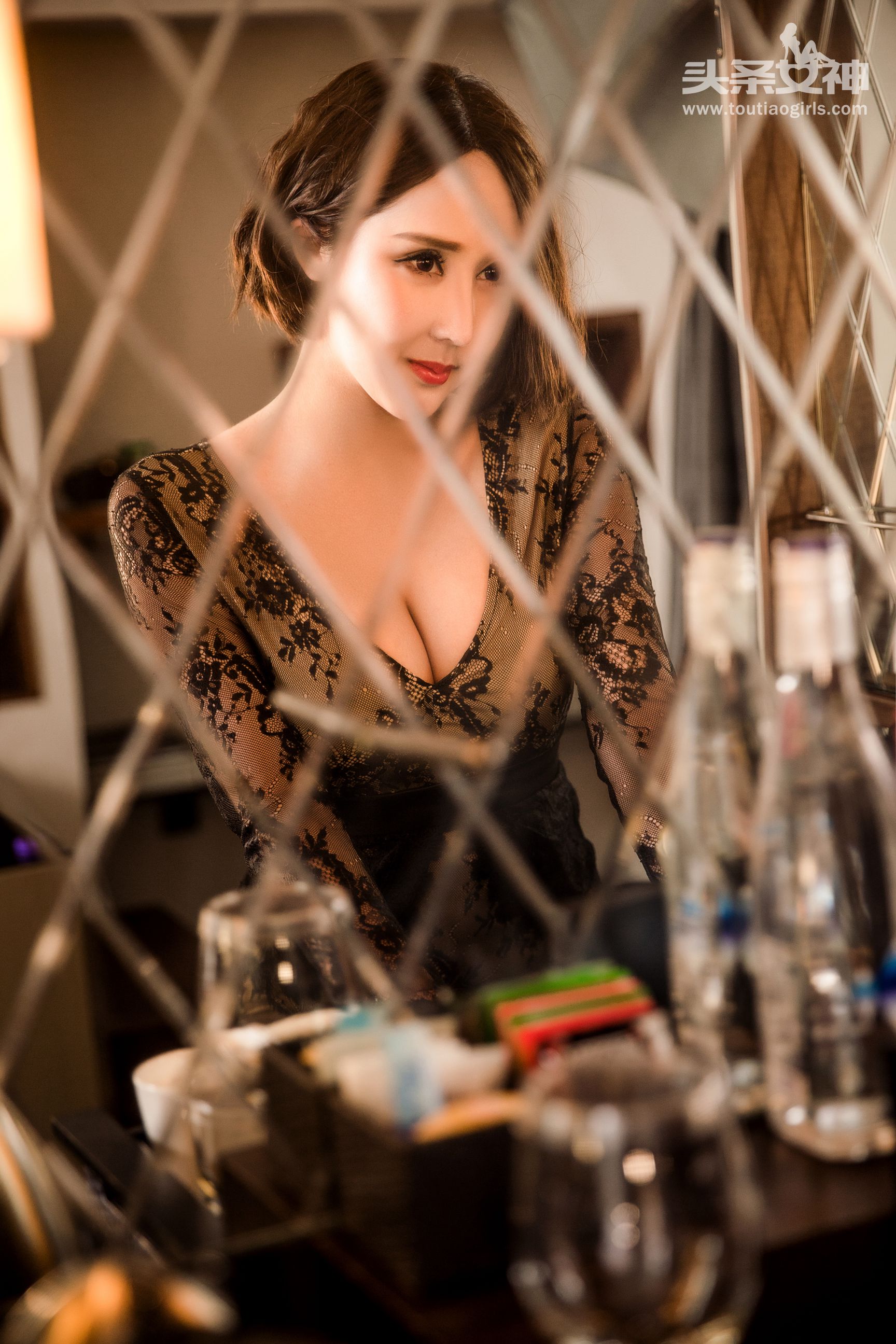 娜依灵儿《蜜臀物语 梨涡浅笑》 [头条女神] VIP专享（40P）