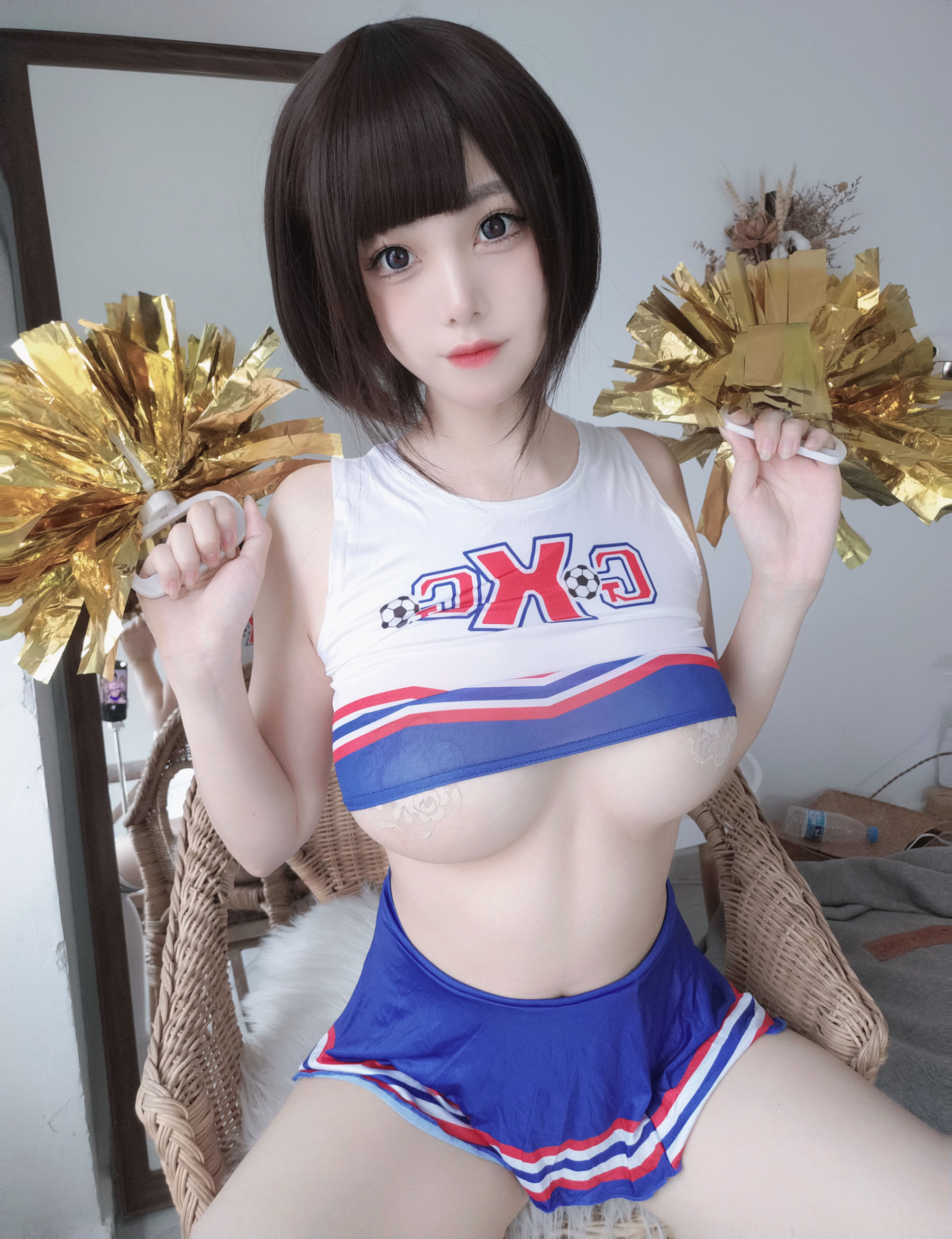 [福利COS] 萌系小姐姐蜜汁猫裘 - 足球宝贝（37P）