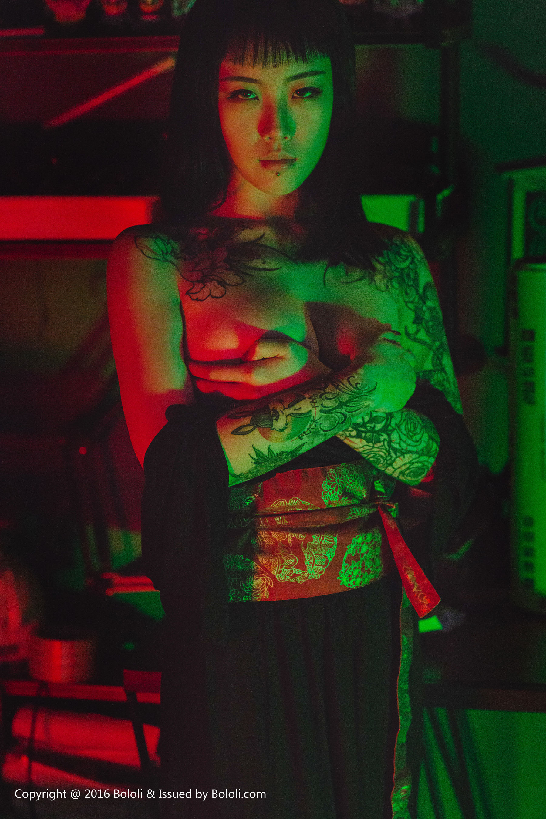 王思匀《纹身少女的风情》 [Bololi波萝社] BOL.087（30P）