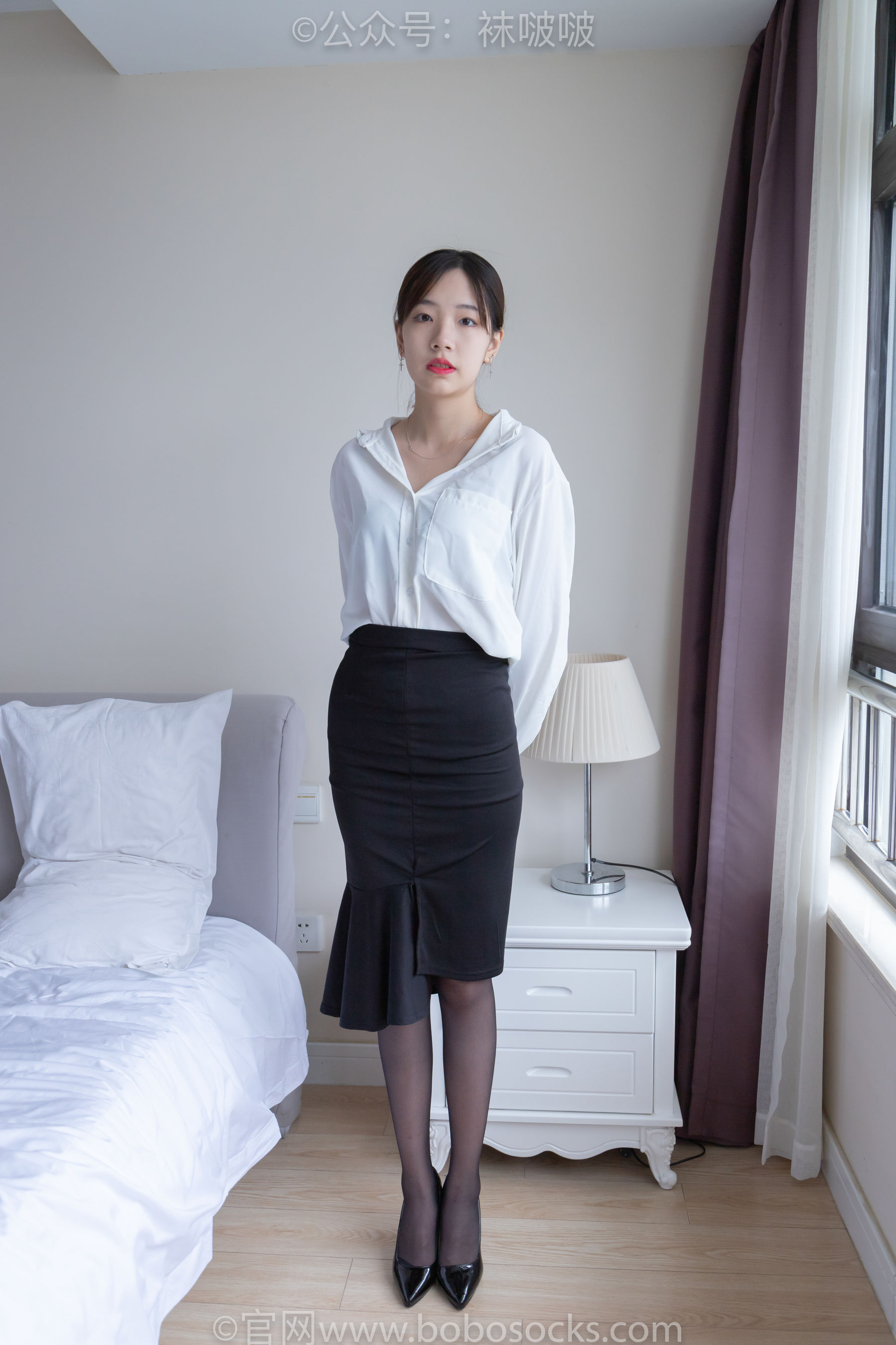 BoBoSocks袜啵啵 No.017 小甜豆-OL制服、高跟鞋、黑丝（130P）