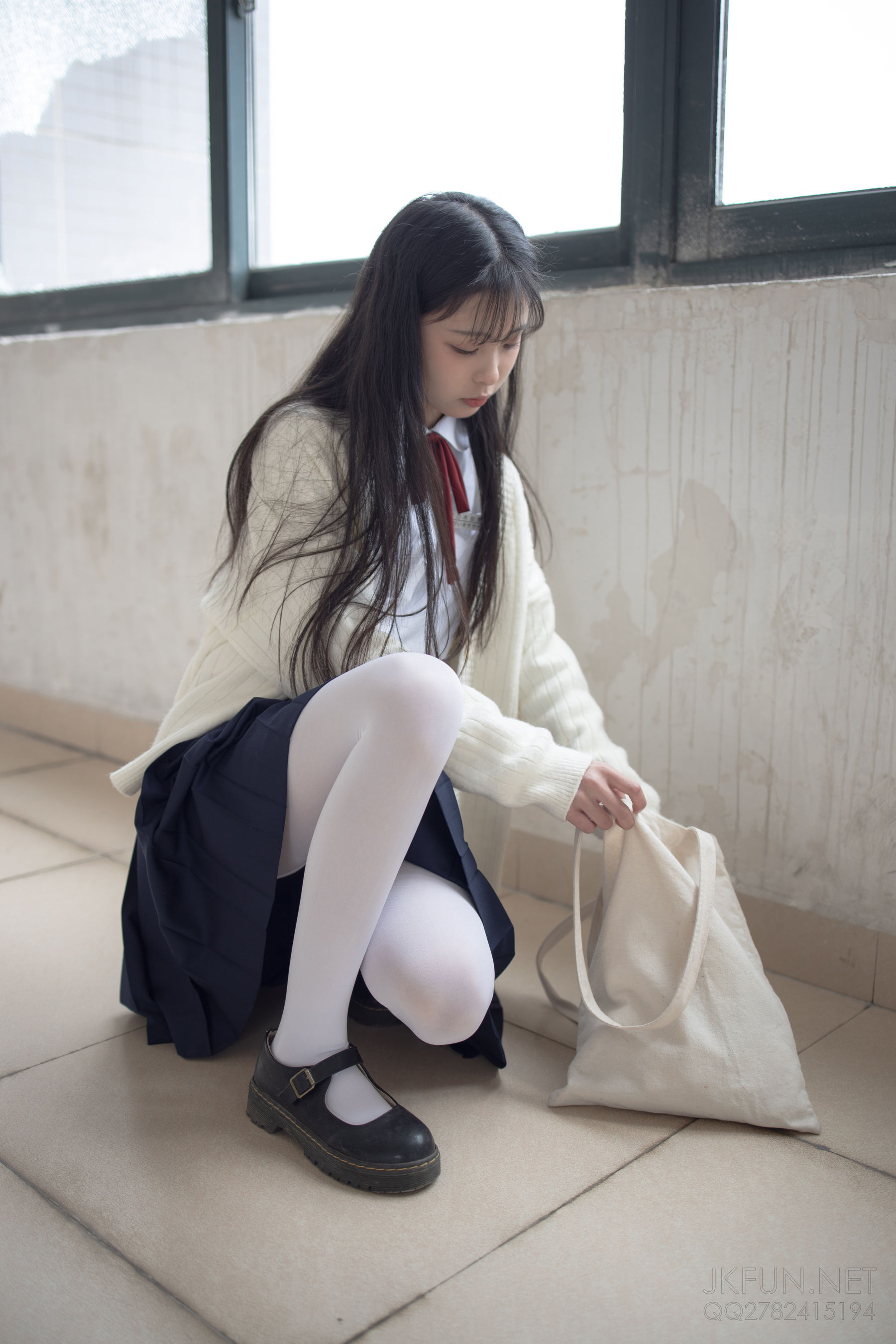 [森萝财团] JKFUN-001 甜米 纯纯的白丝学妹（127P）