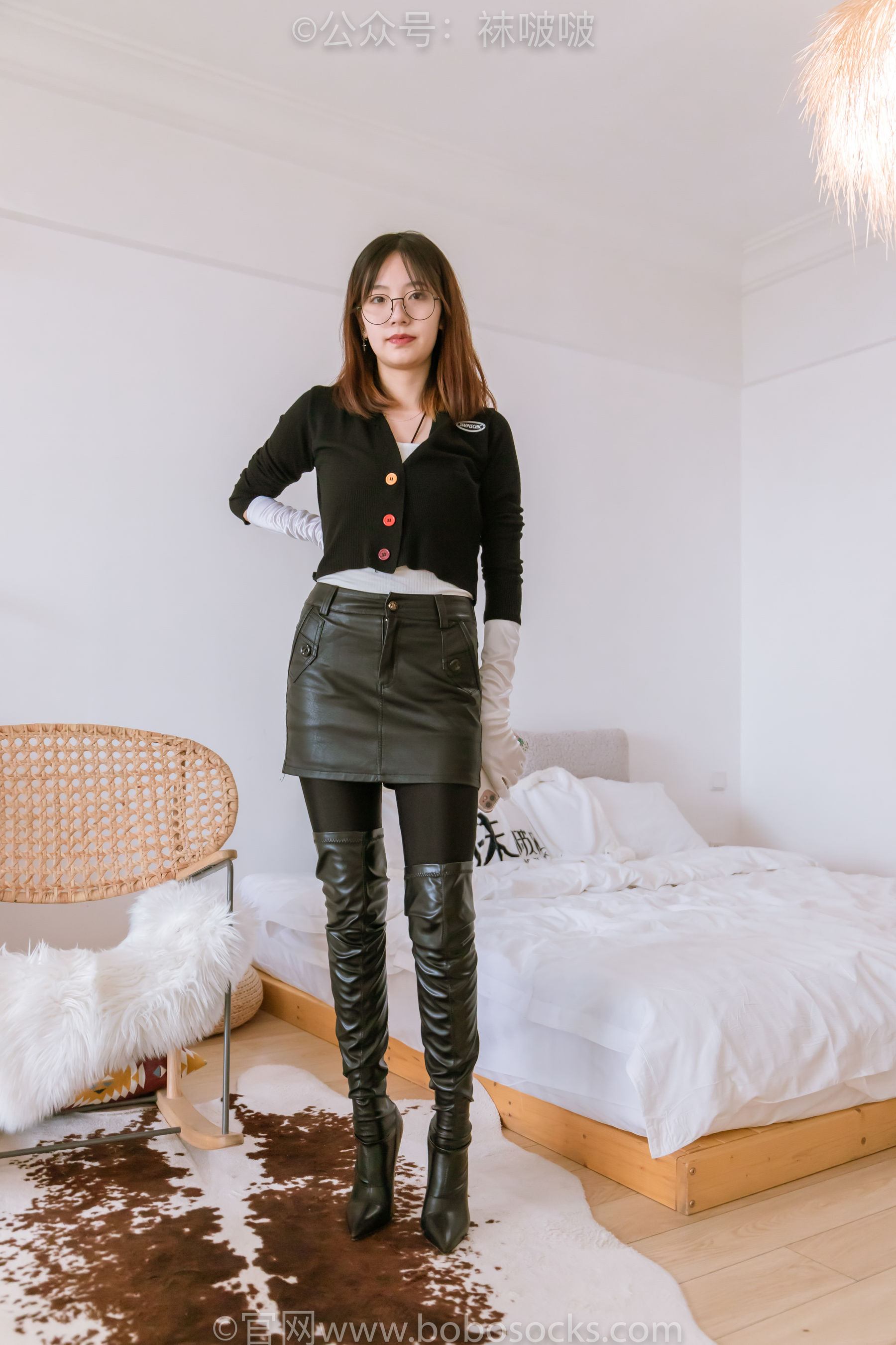 BoBoSocks袜啵啵 No.041 小甜豆-高跟长靴、黑色踩脚裤、肉丝（138P）