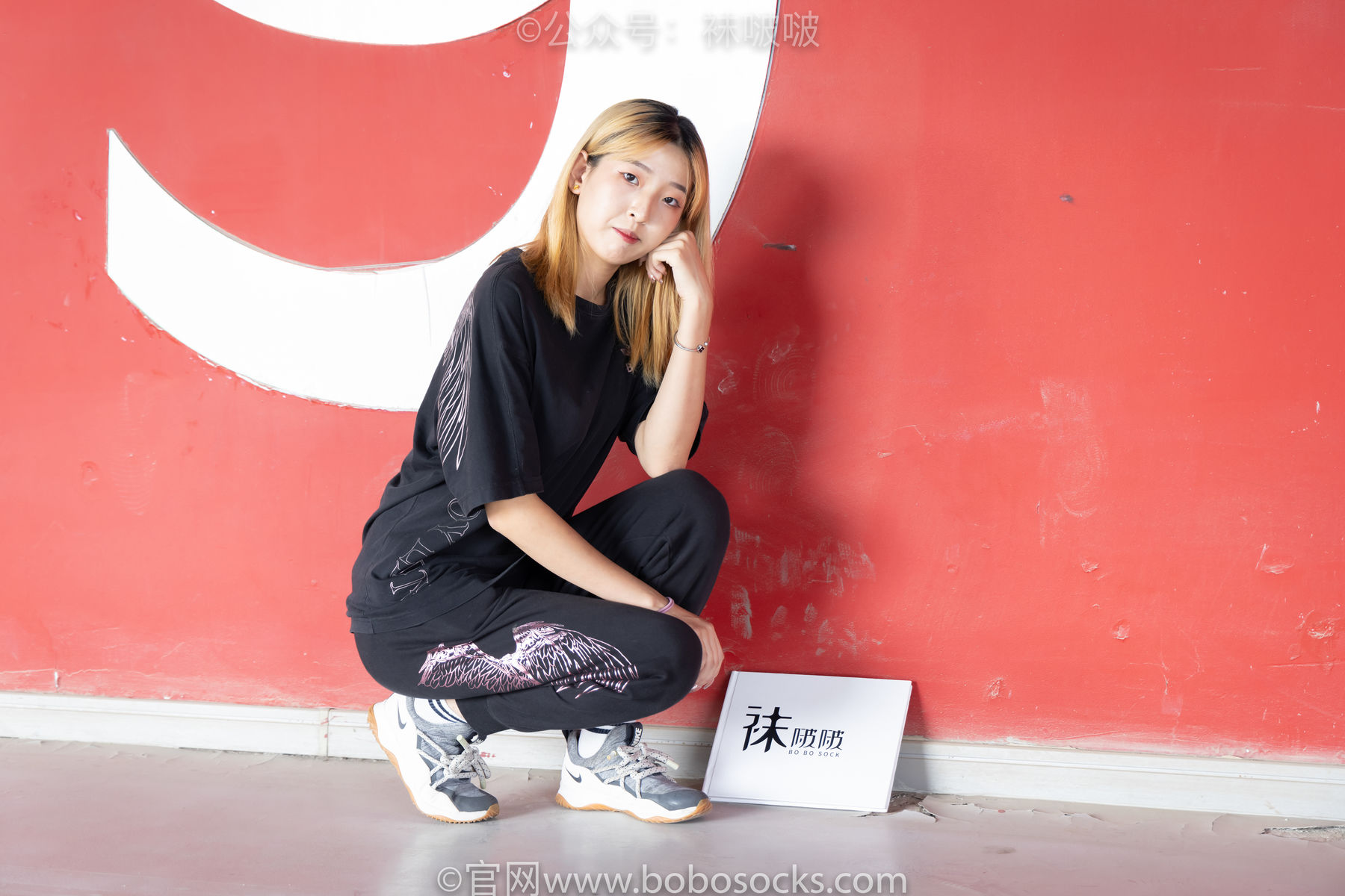 BoBoSocks袜啵啵 No.018 木木-运动鞋、白棉袜、裸足（135P）