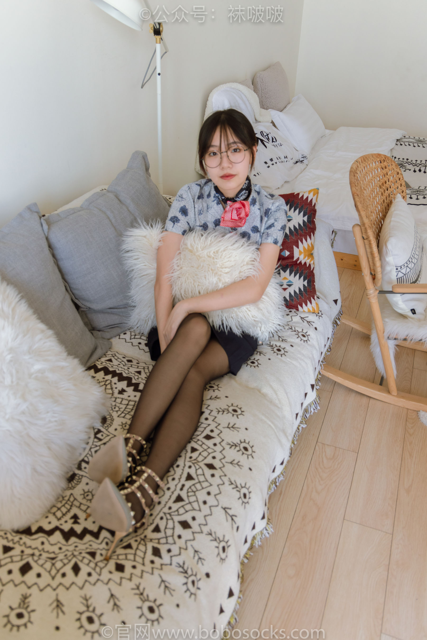 BoBoSocks袜啵啵 No.087 小甜豆-空姐制服、高跟鞋、黑丝（130P）