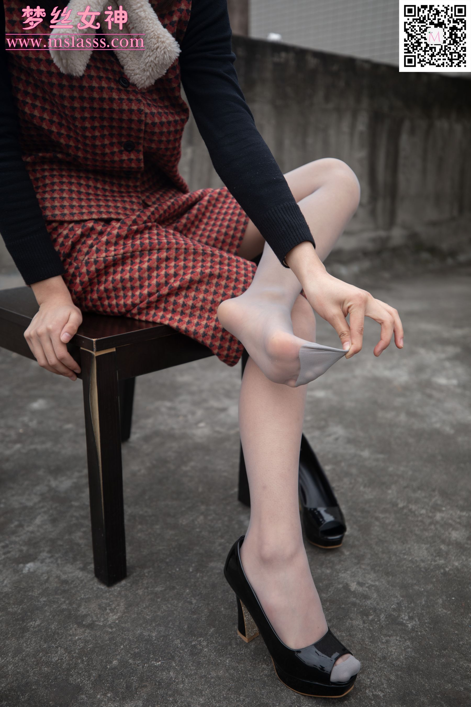 [梦丝女神MSLASS]  璇璇 天台少女（53P）