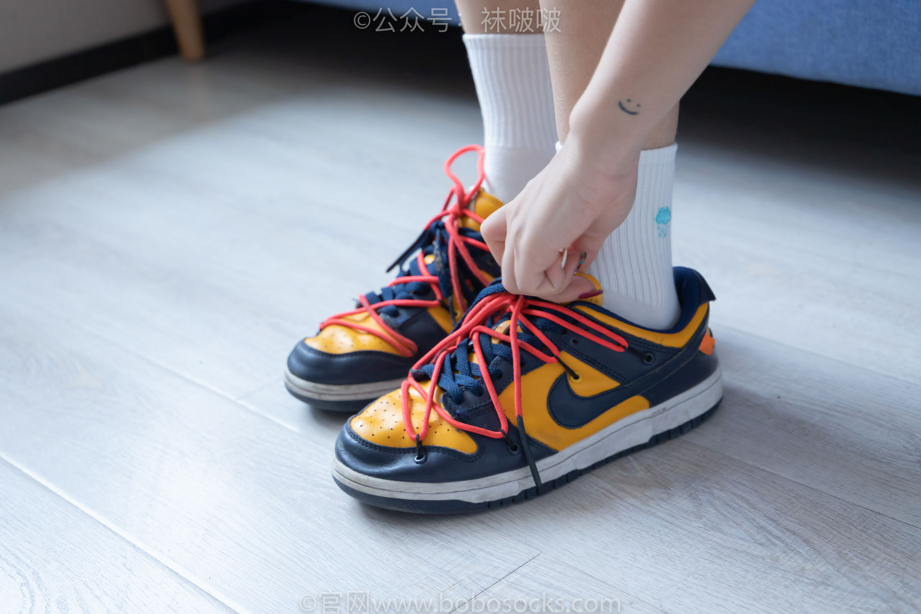 BoBoSocks袜啵啵 No.009 果冻-耐克板鞋、白棉袜、裸足（129P）