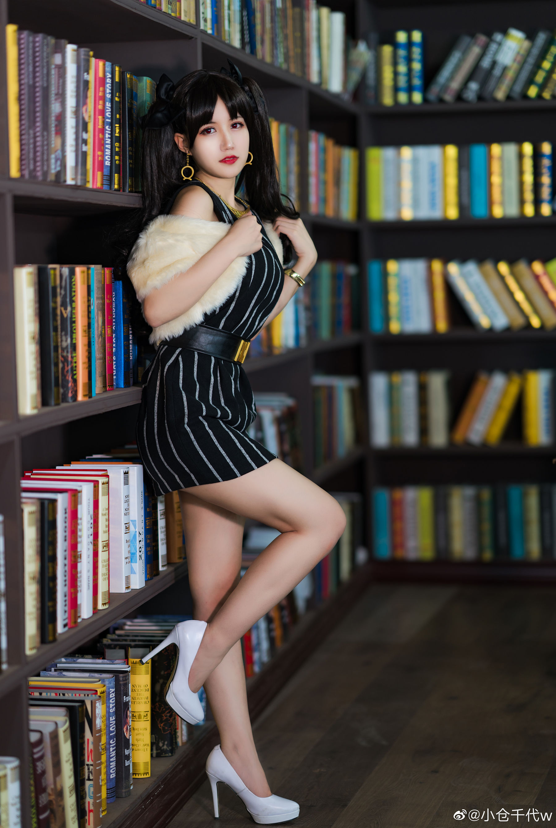 [福利COS] 动漫博主小仓千代w - 伊什塔尔 情人节礼装（5P）