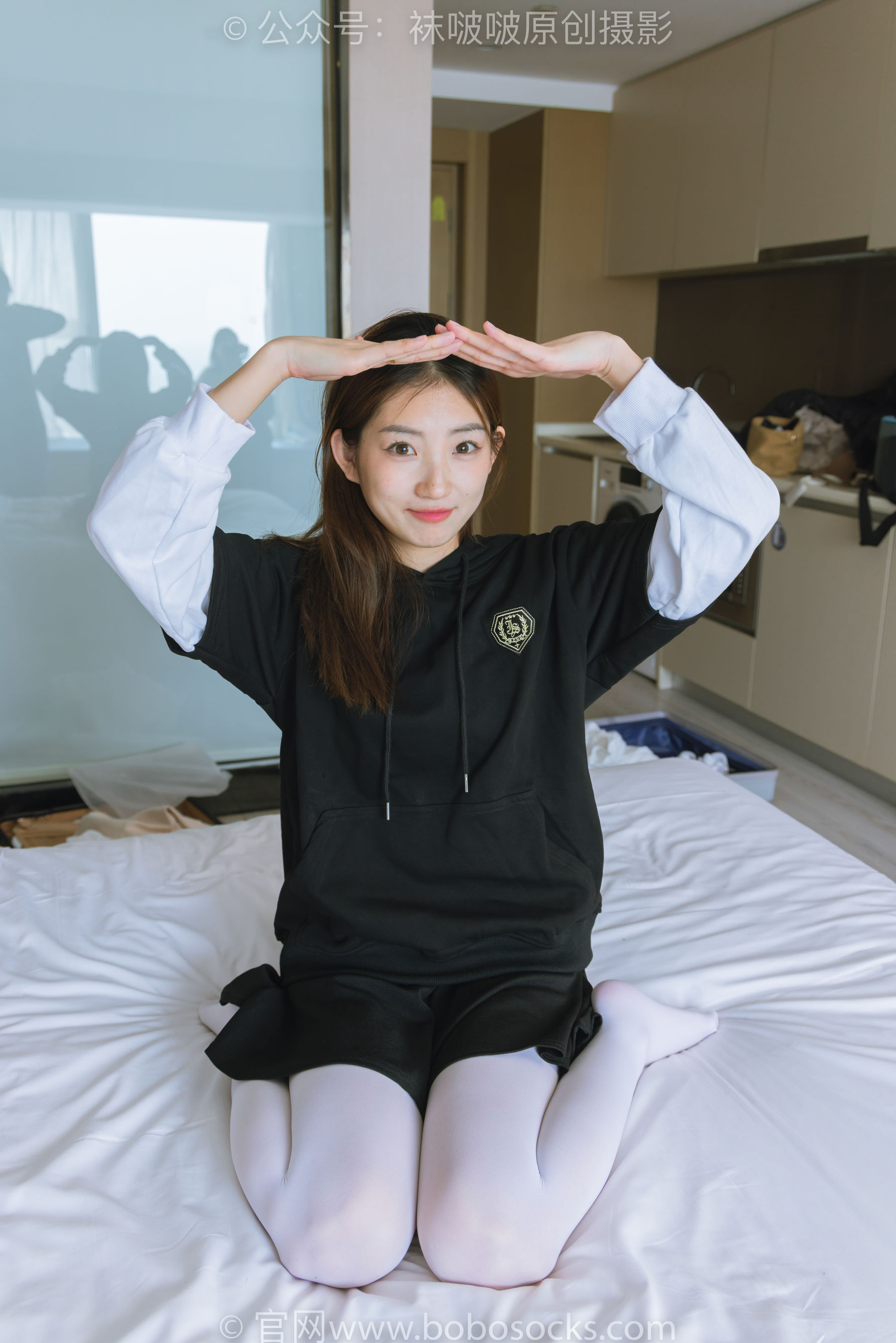 BoBoSocks袜啵啵 No.214 小沫 -黑色运动鞋、厚白丝（141P）