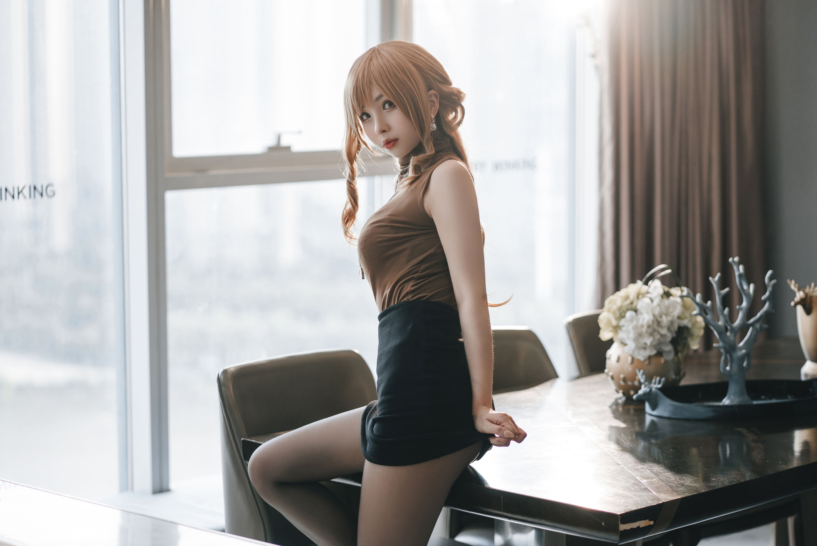 [福利COS] COS福利rioko凉凉子(肉扣热热子) - 人妻的一天-公司篇（22P）