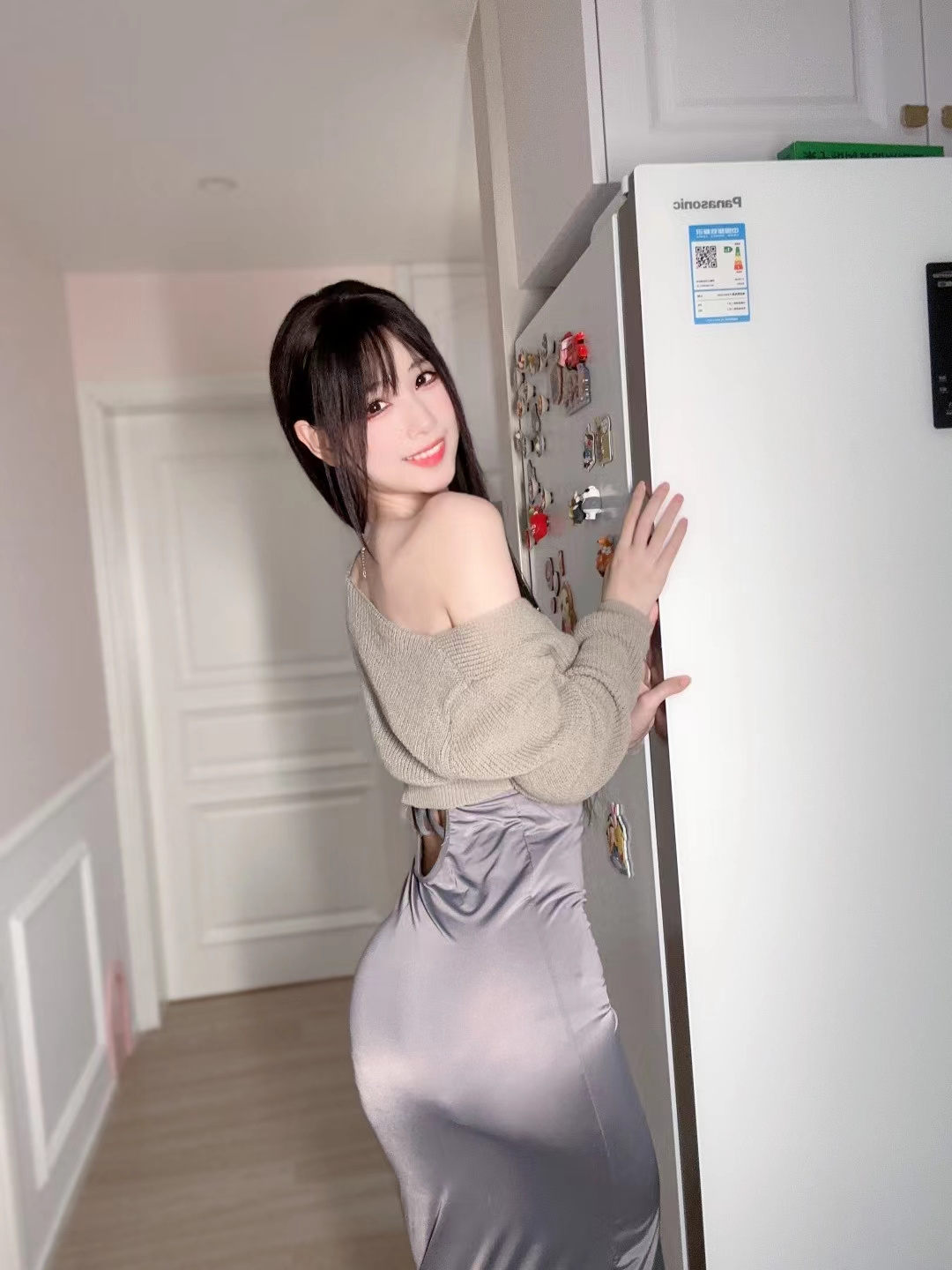 B站十万口草莓粥粥舰长 P4（32P）-爱变色