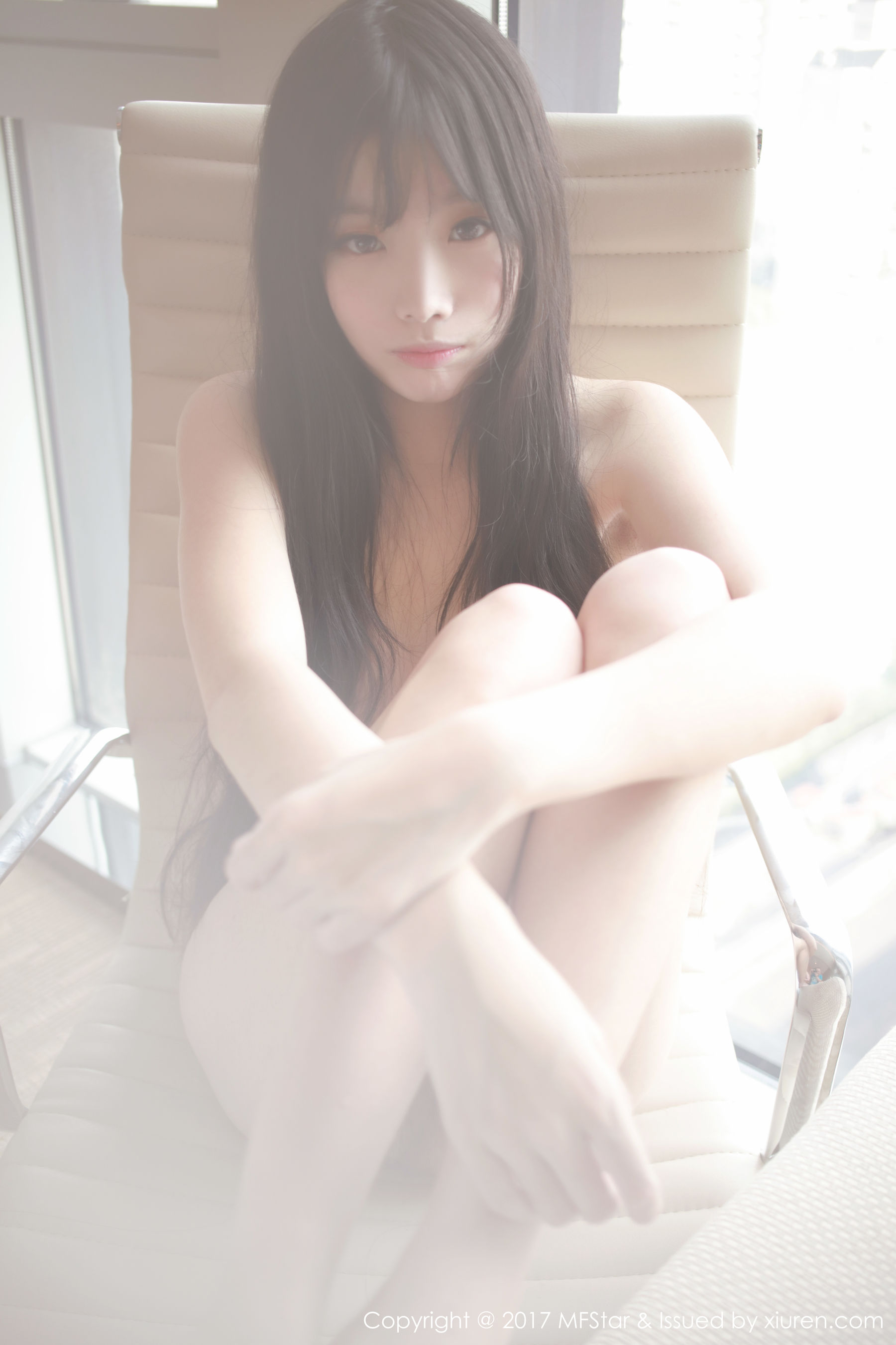 草莓兔兔《雪白肌肤的少女胴体》 [模范学院MFStar] Vol.083（12P）