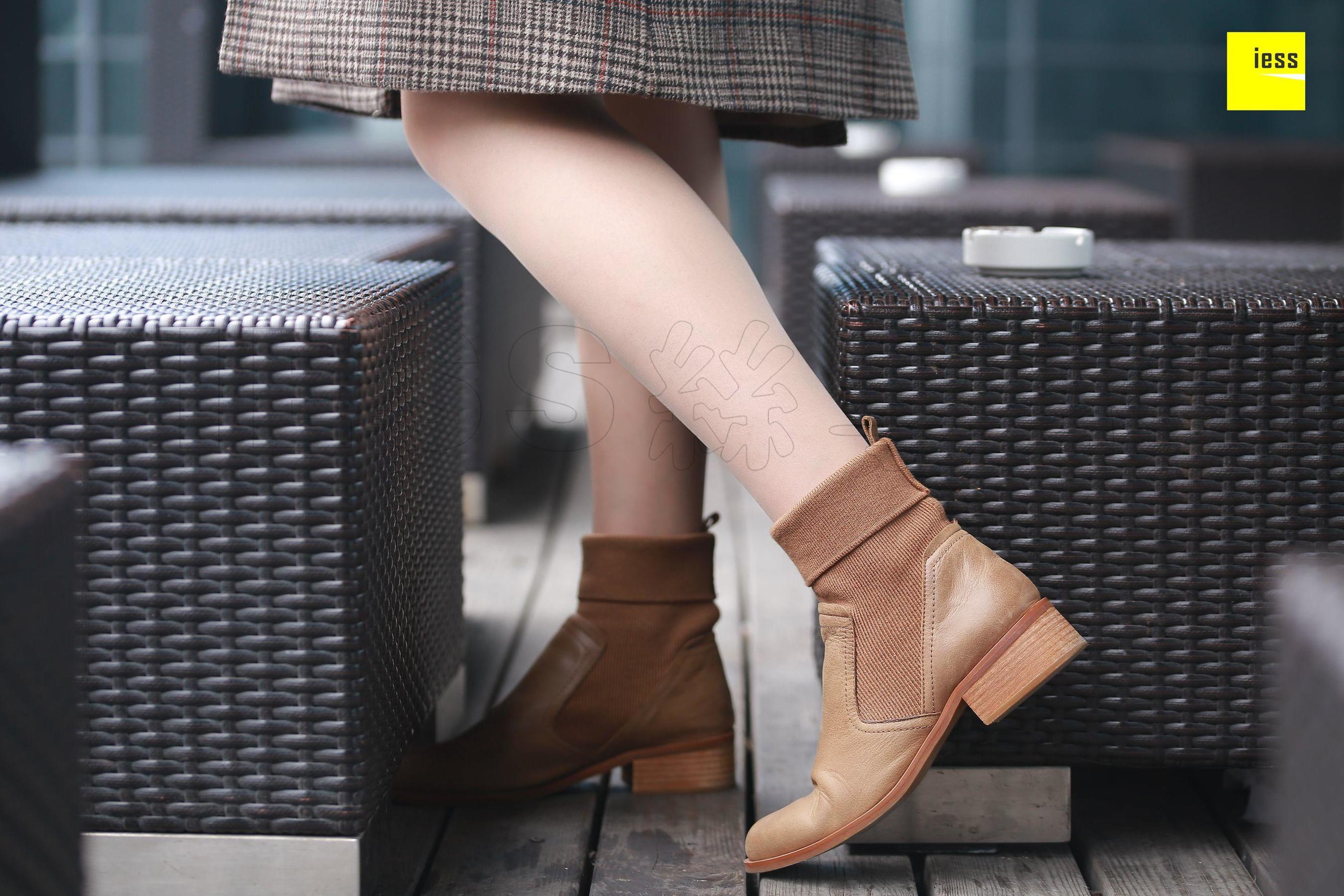 紫紫《霸气短靴肉丝》[异思趣向IESS] 丝享家168（99P）