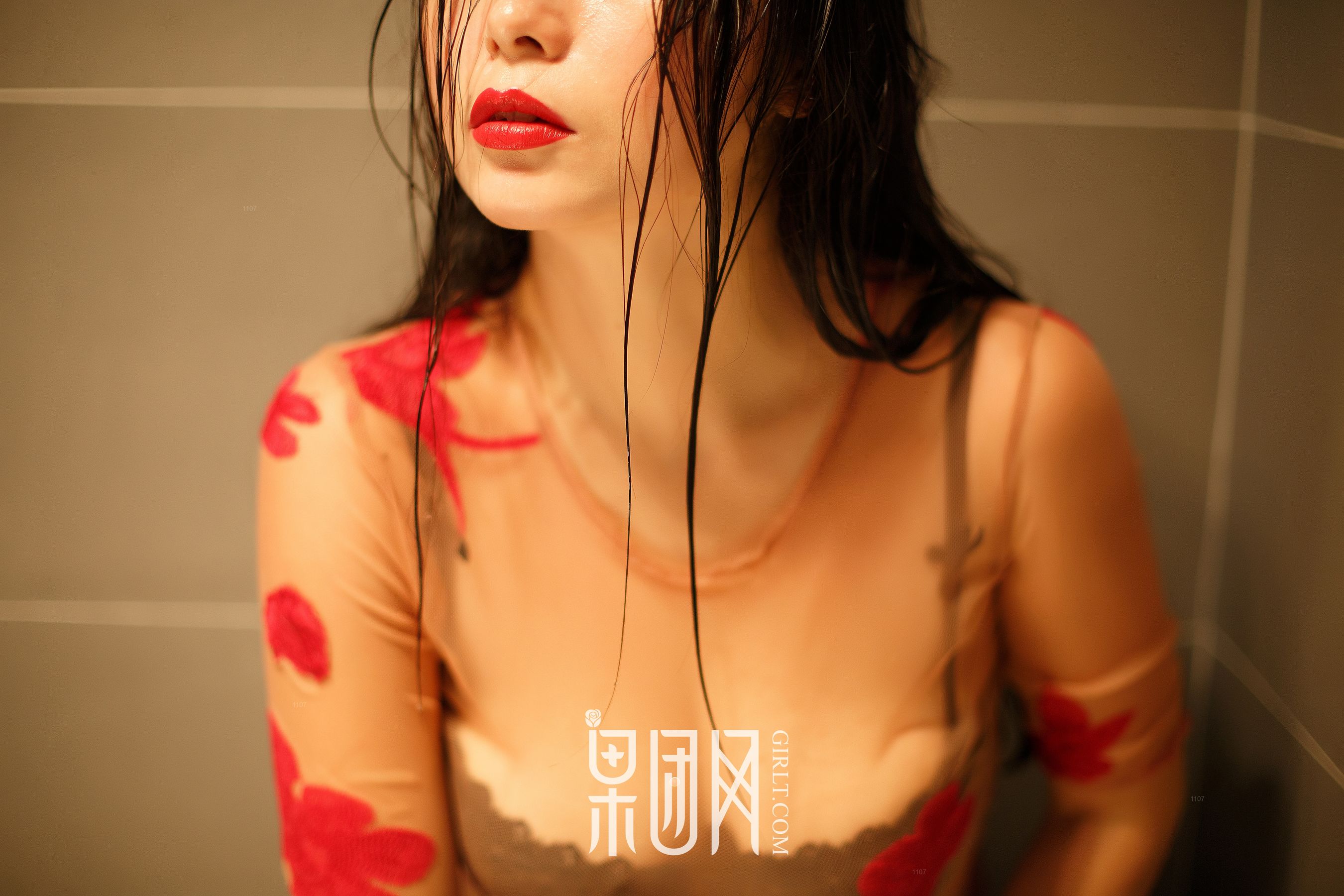 凤萧兮红霓裳，拥雪成峰兮玉无瑕 [果团网Girlt] NO.074（46P）