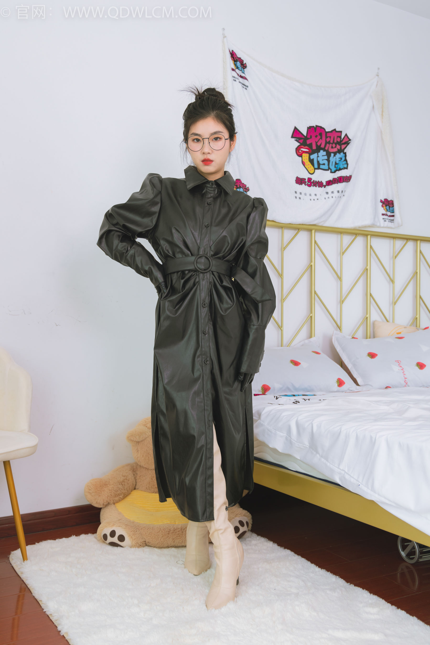 物恋传媒 No.1510 米米-深邃的光（150P）