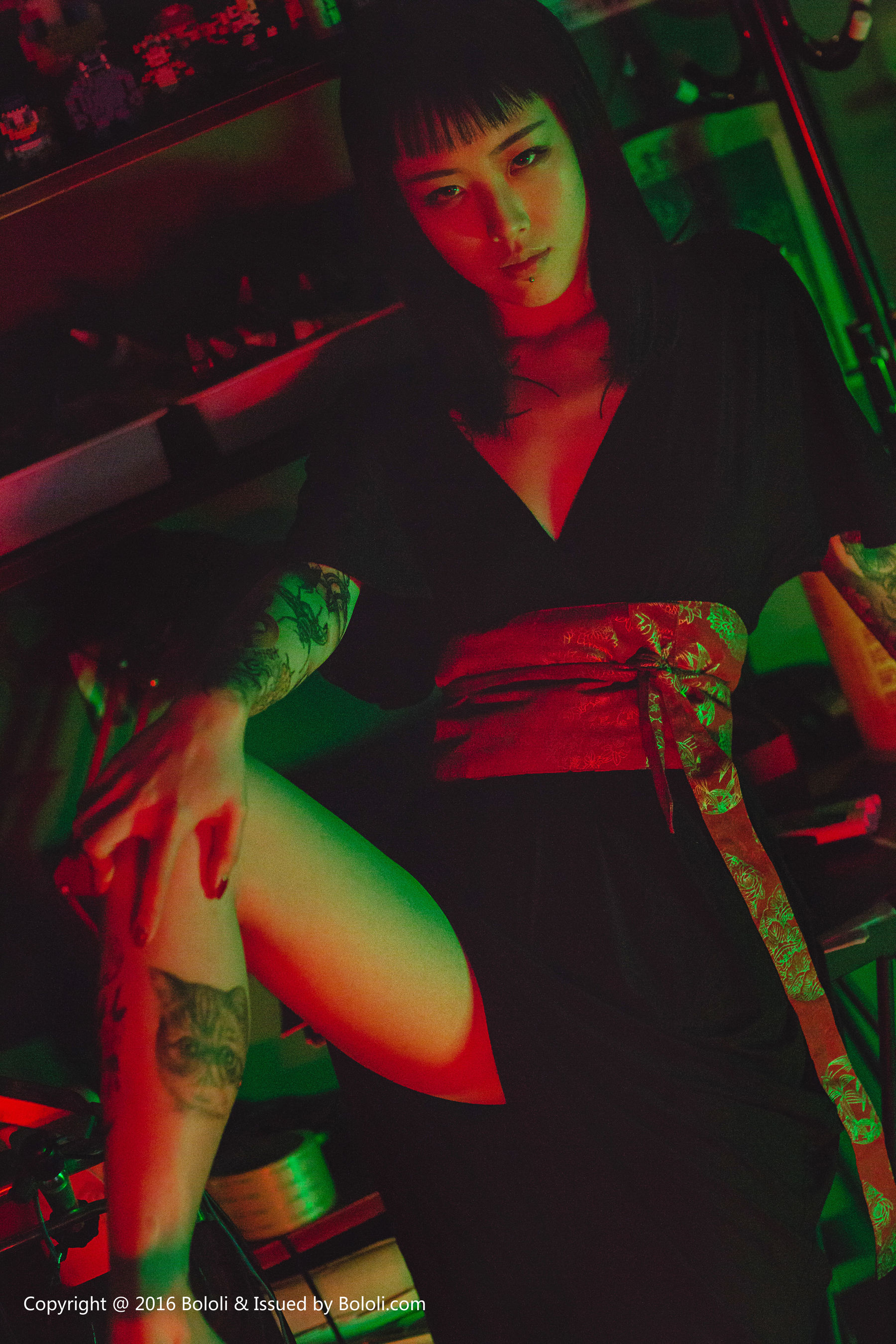 王思匀《纹身少女的风情》 [Bololi波萝社] BOL.087（30P）