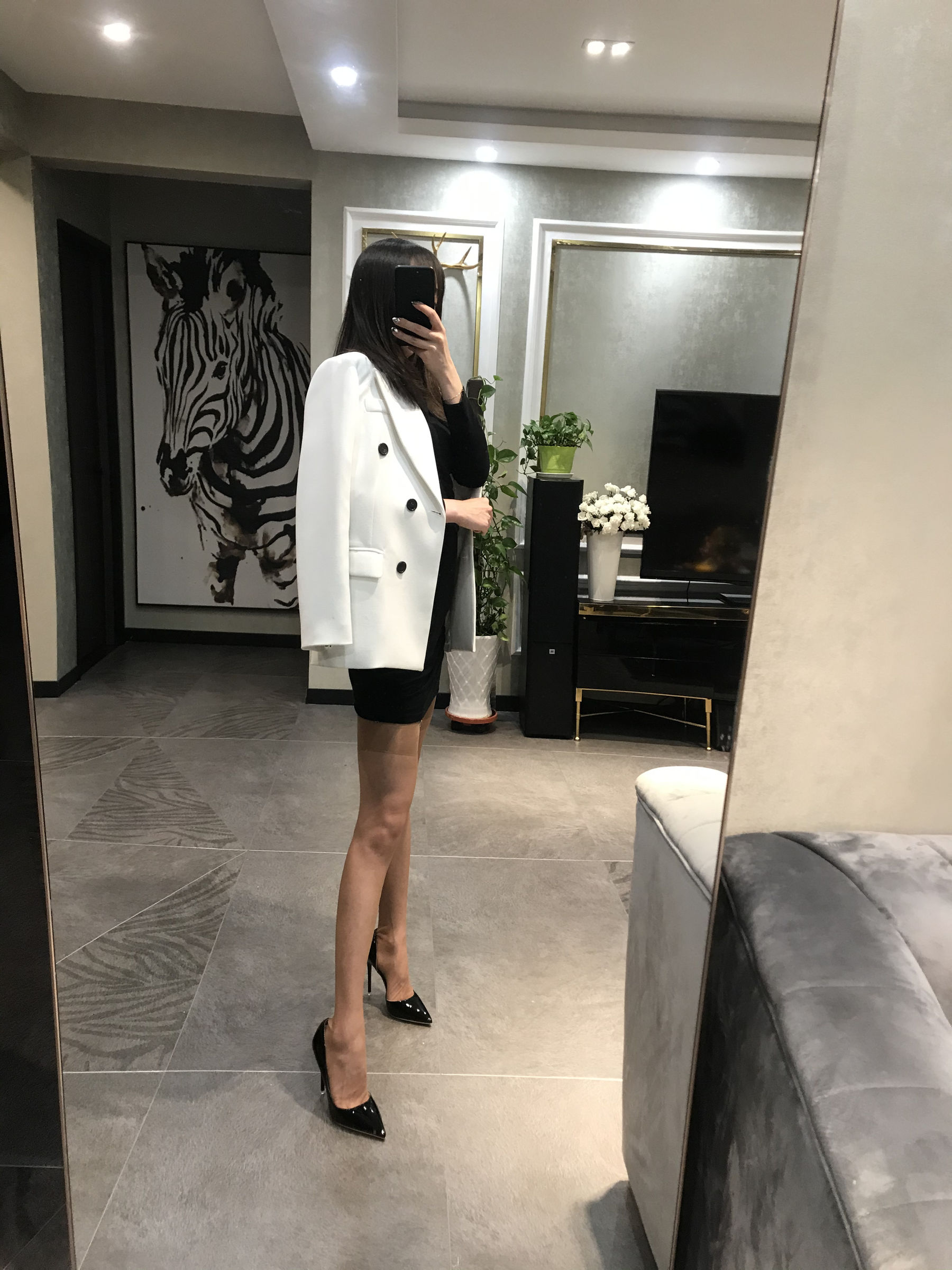 [福利COS] 丝足博主麋鹿_Monroe 2020.04.09 桃肉吊袜（37P）