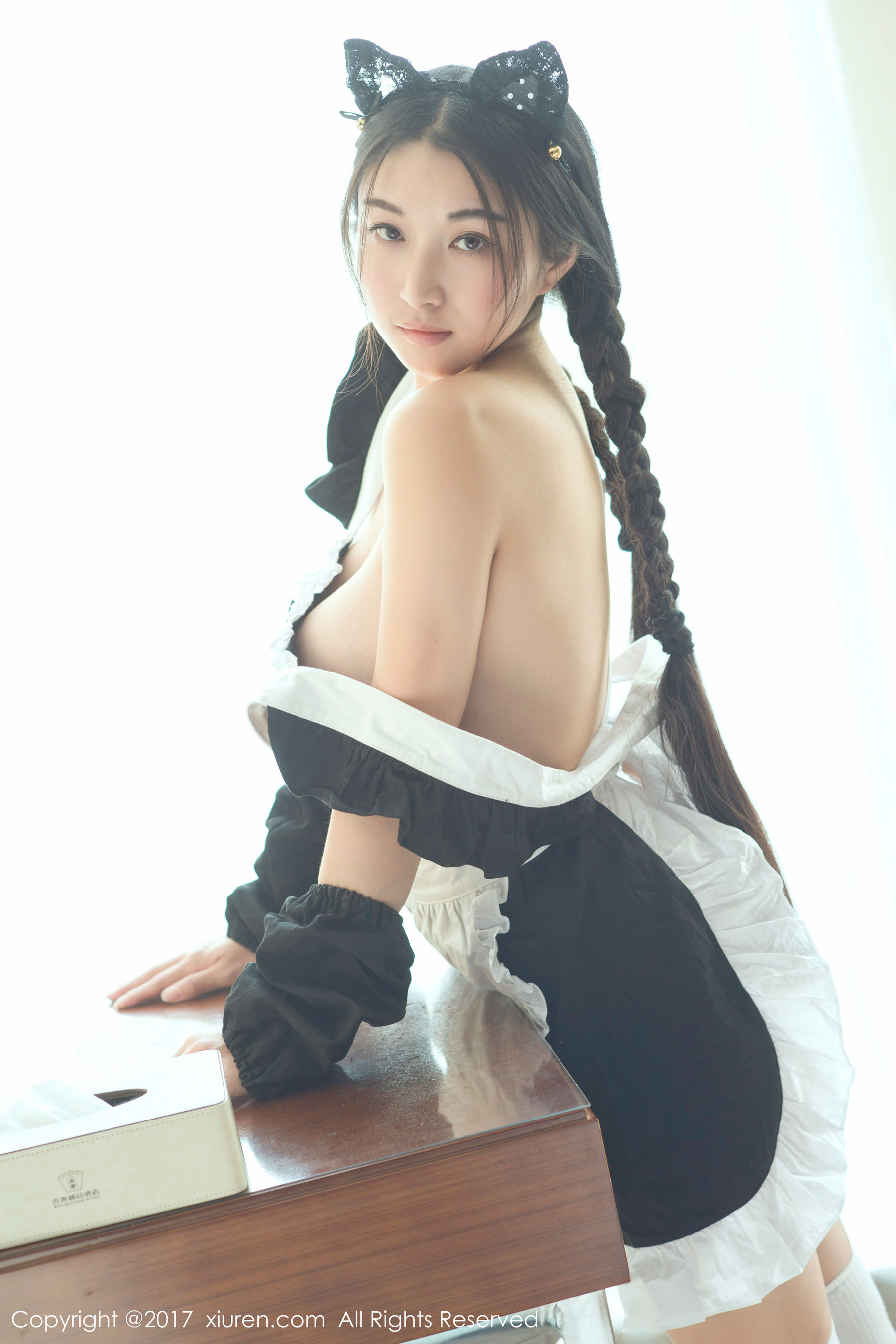 盼盼已鸠《透明旗袍和日系女仆装》 [秀人网XIUREN] No.732（28P）