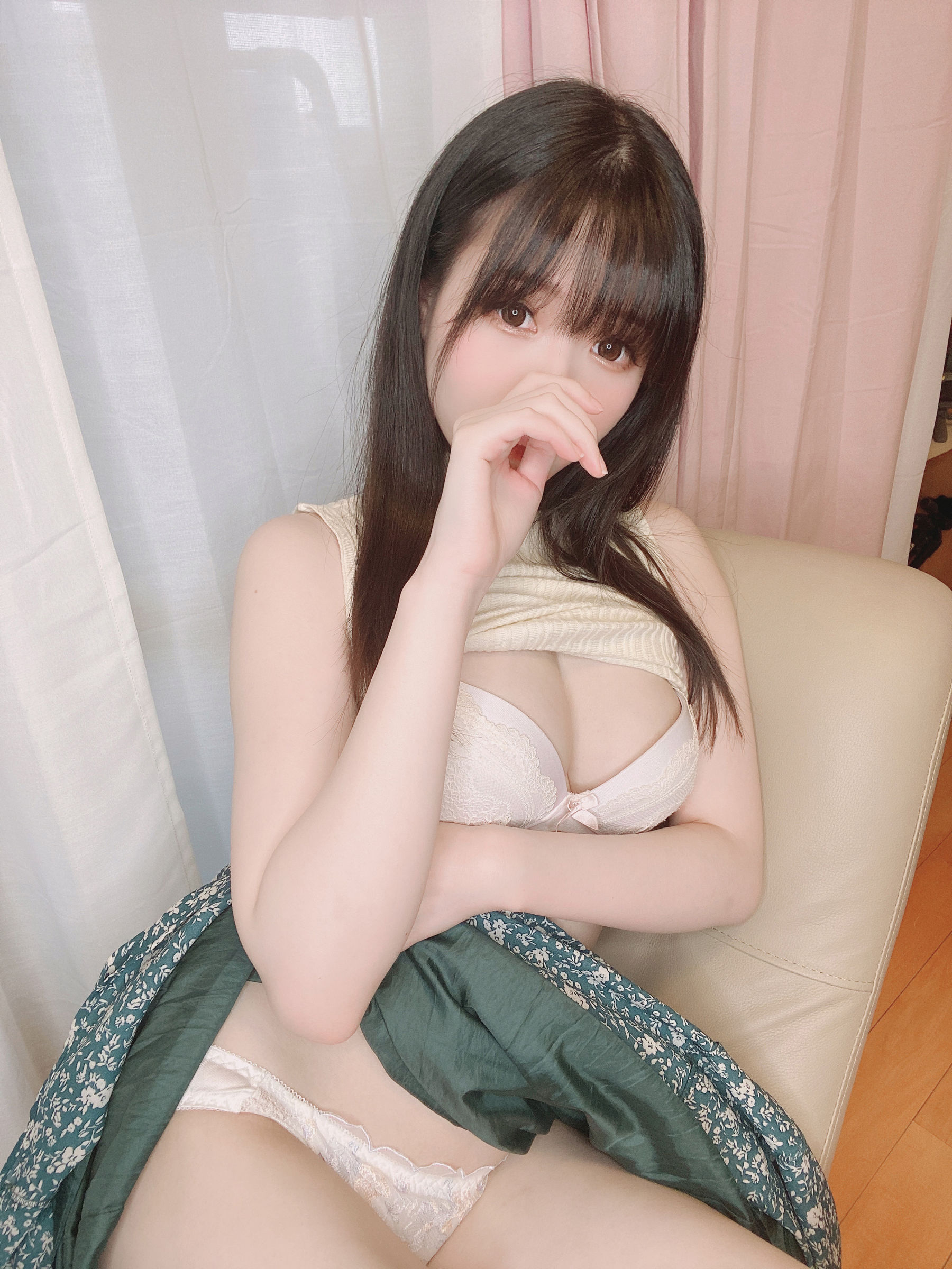 [福利COS] 微博妹纸霜月shimo - お疲れ様でした！（10P）