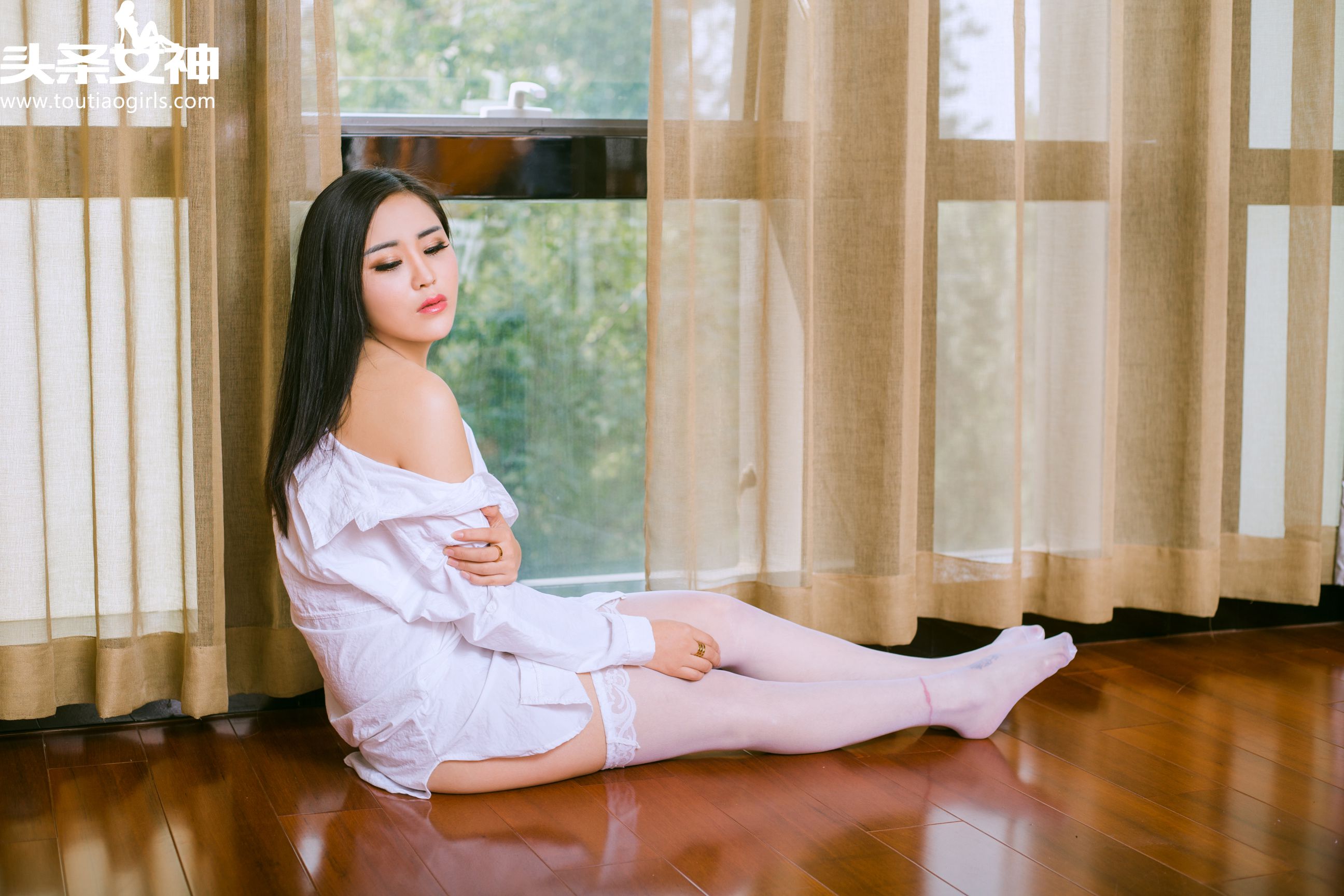 灵儿《闺房白衬衫》 [头条女神]（18P）