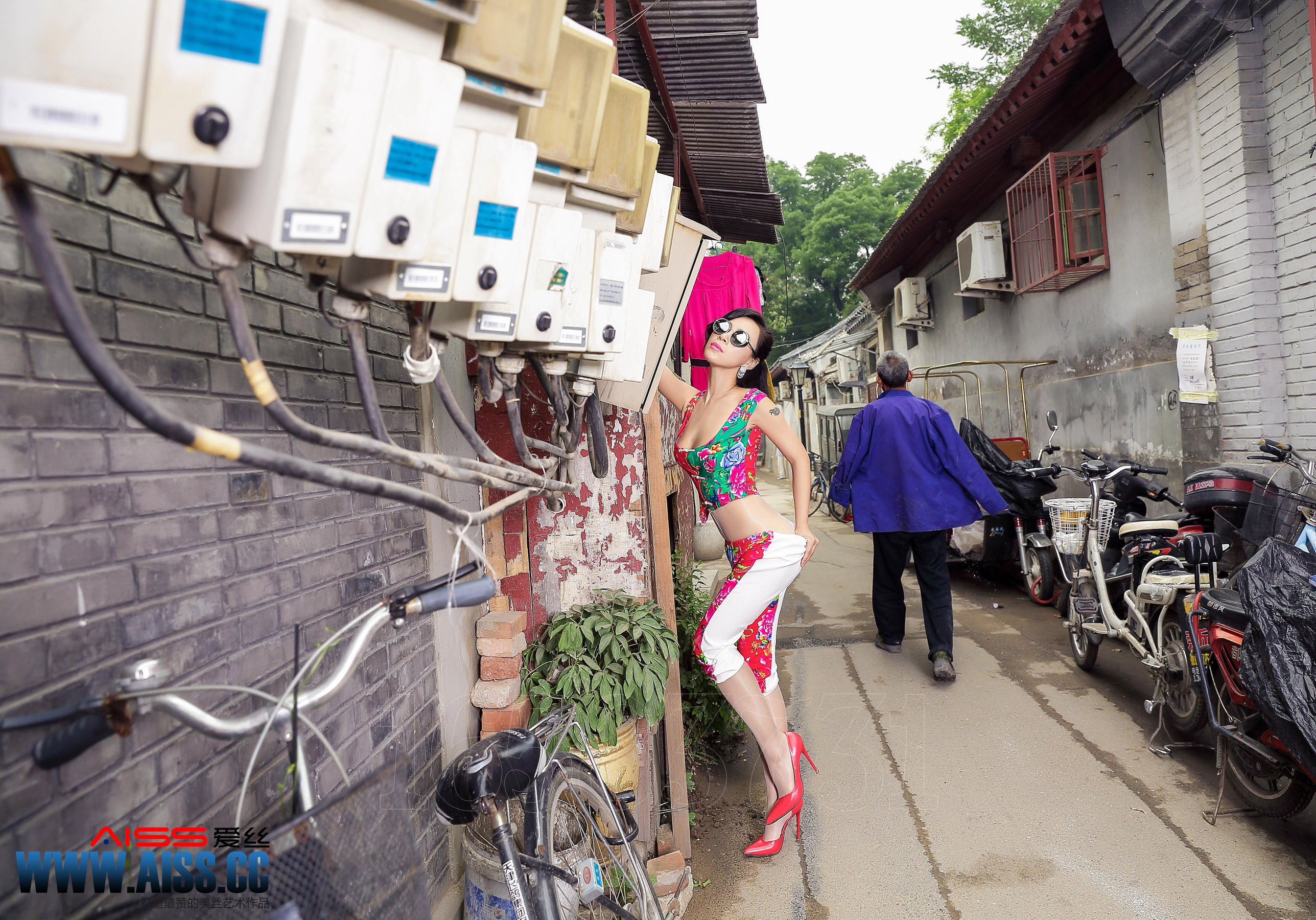 田依依《巷陌》 [AISS爱丝] F5021（64P）