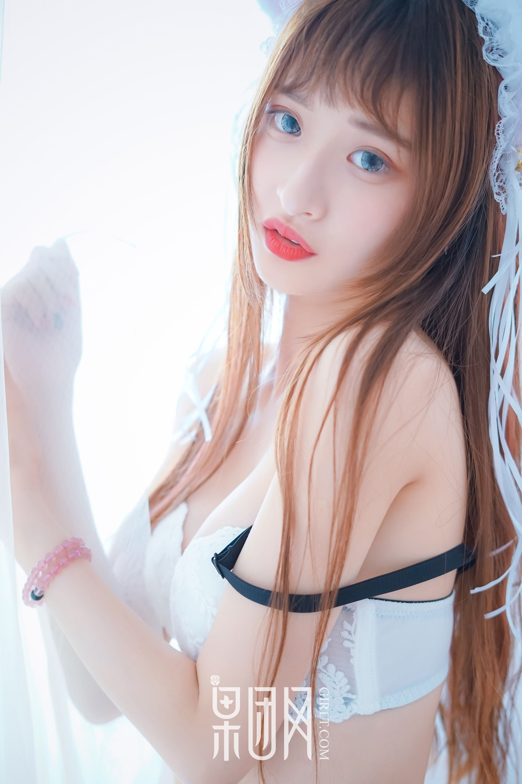 little贝殼《裸露香肩美背大玩cosplay》 [果团网Girlt] No.022（43P）
