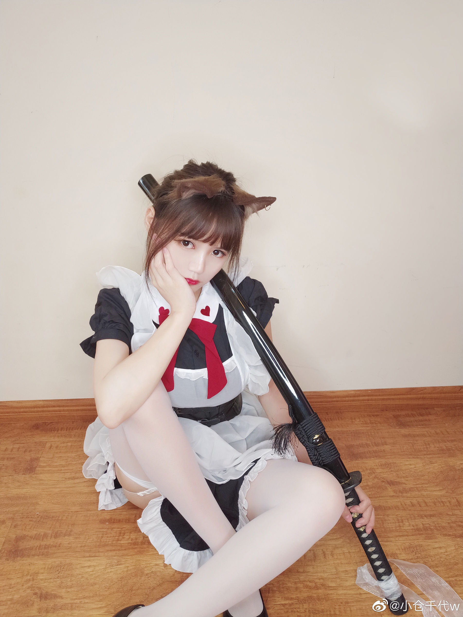 [福利COS] 动漫博主小仓千代w - 带刀女仆（9P）