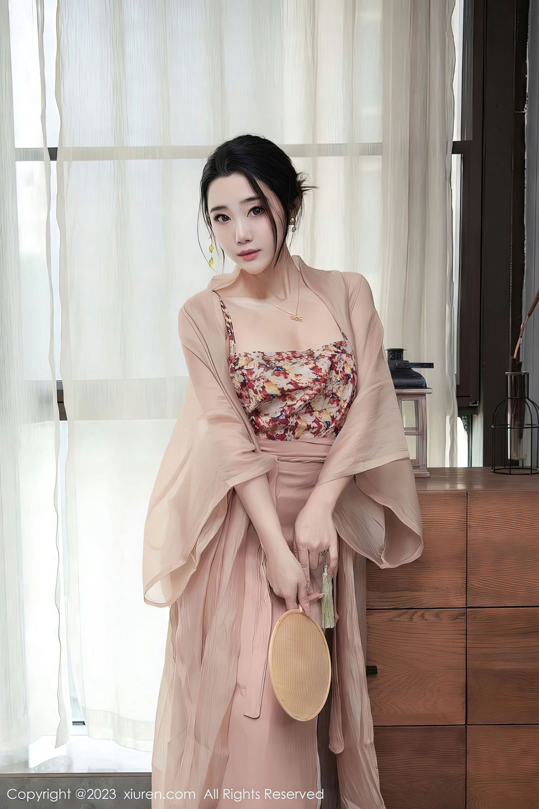 [秀人XiuRen] 2023.03.23 No.6457 严利娅（104P）-爱变色