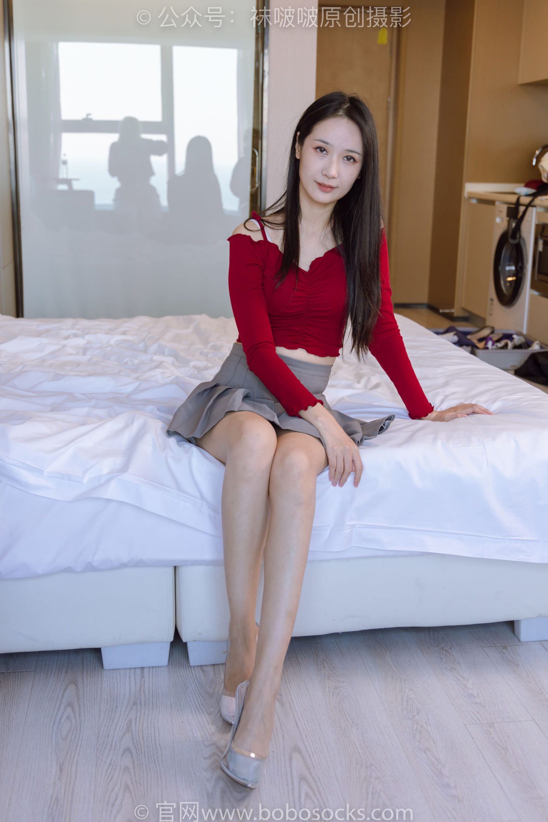 BoBoSocks袜啵啵 No.190 小安-两双高跟鞋、两双船袜、裸足（156P）