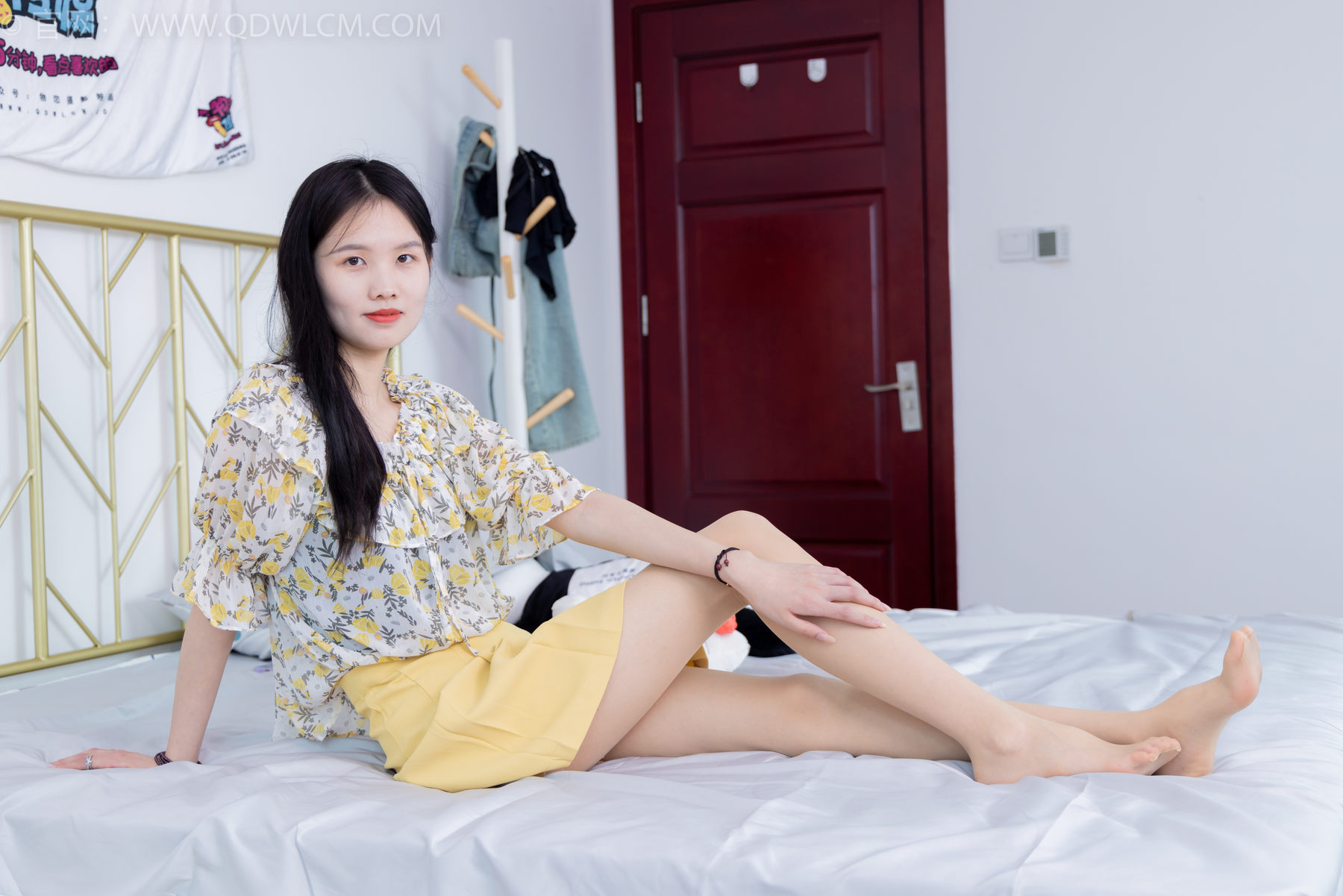 物恋传媒 No.1612 颜颜-春日雏菊（153P）-爱变色